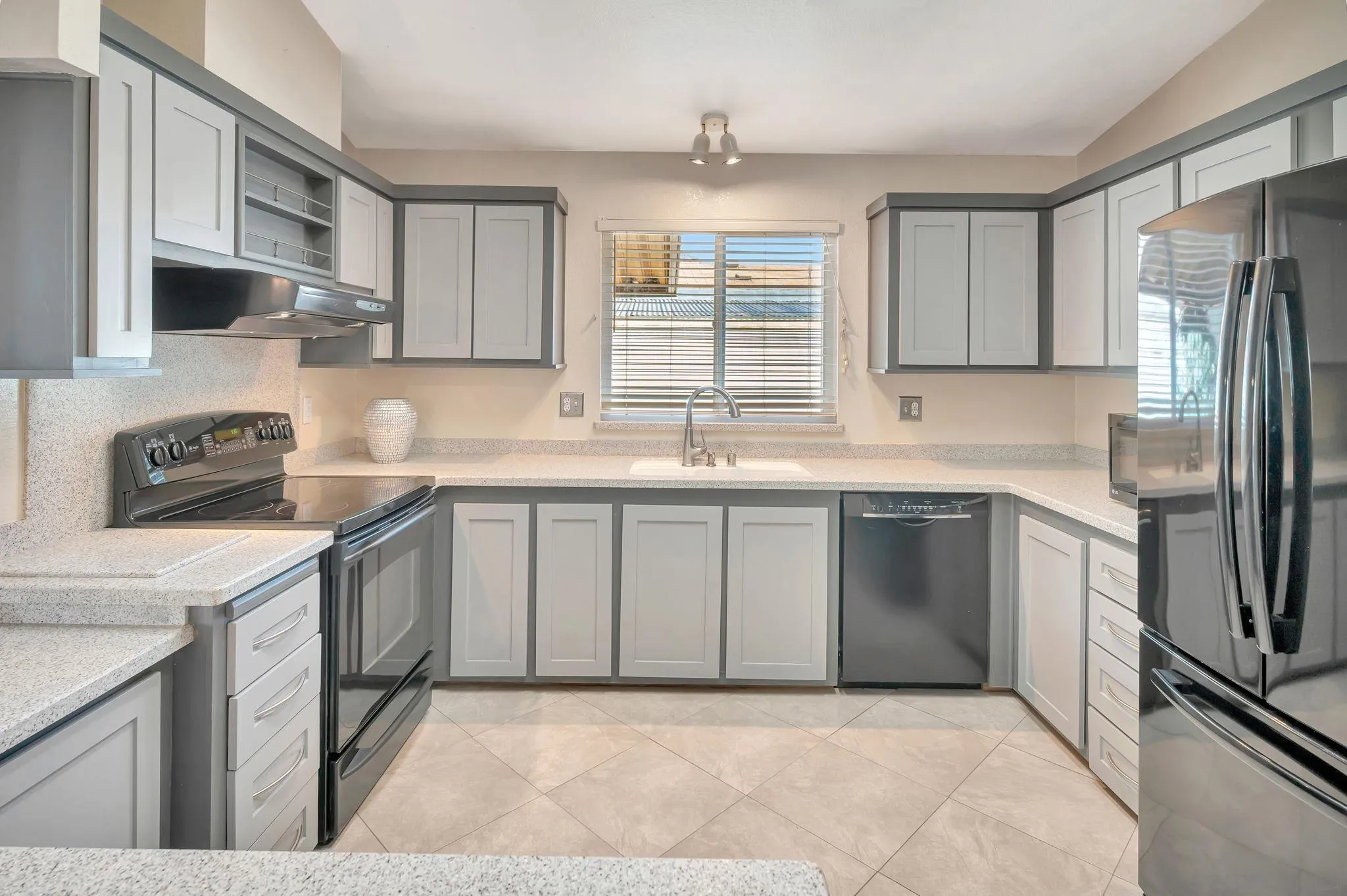 https://cdn.realtyfeed.com/cdn/127/250040567/7813667d212ee3d6b19a2f70dd4bdc59.webp