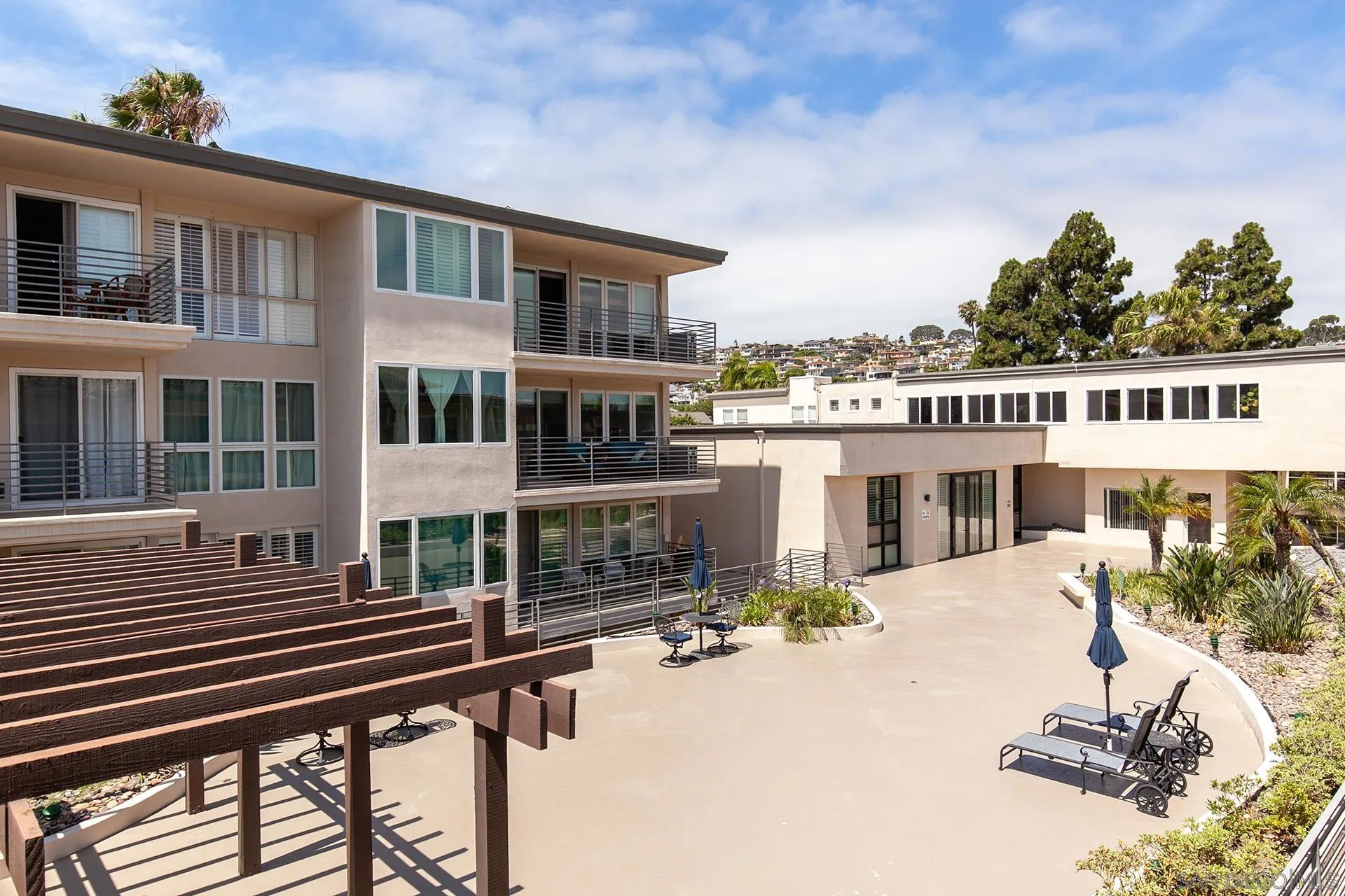 https://cdn.realtyfeed.com/cdn/127/250040572/ab205e41d846749c4c6fca339a968f0d.webp