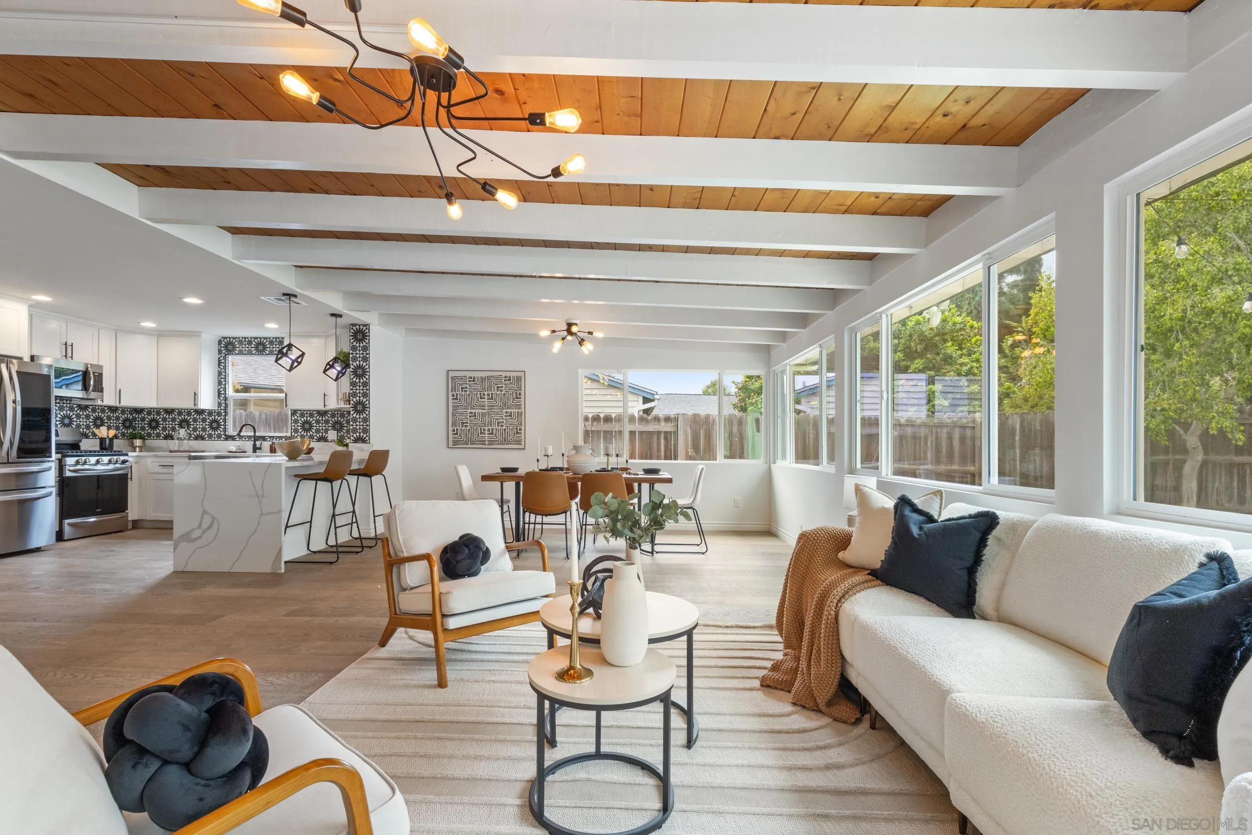 https://cdn.realtyfeed.com/cdn/127/250040574/263d1f838eec4d444589403ed03dbd17.webp