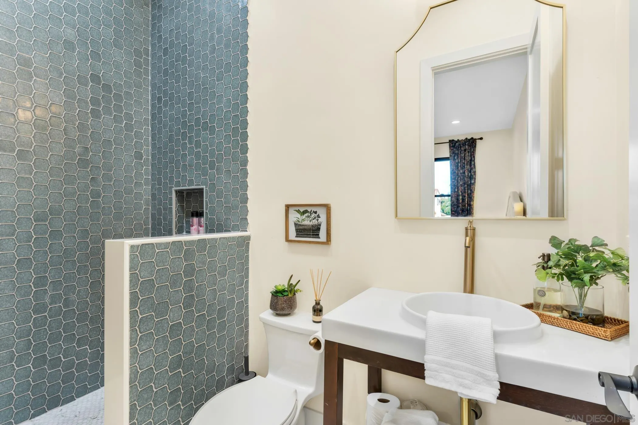 https://cdn.realtyfeed.com/cdn/127/250040578/32c90cbfcb2d33aceff818fad95f2c58.webp