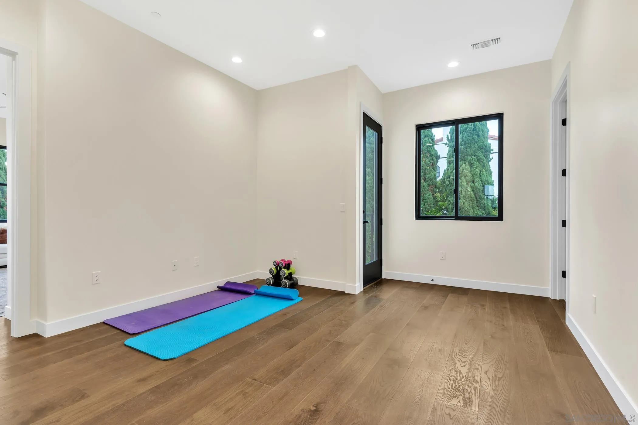 https://cdn.realtyfeed.com/cdn/127/250040578/c1cf5d7f74eb16cabdbad701466d07ab.webp