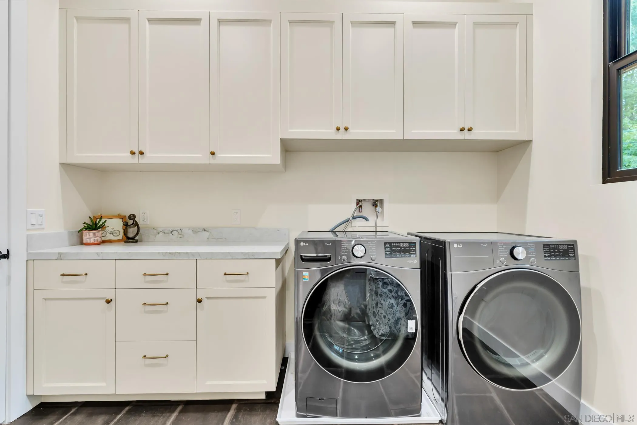https://cdn.realtyfeed.com/cdn/127/250040578/deef9303d3963f6d91bbf1b891a3e0a0.webp