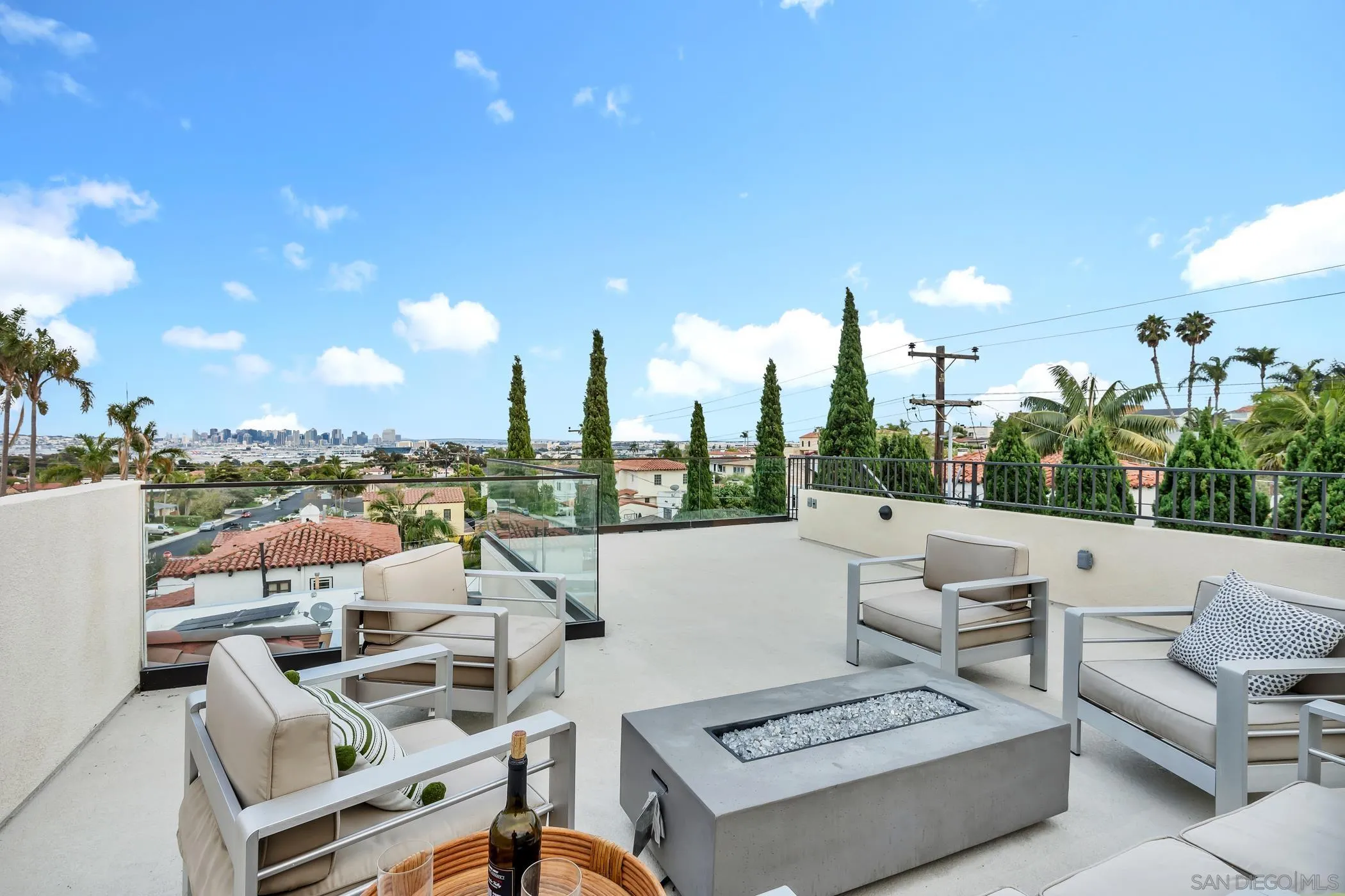 https://cdn.realtyfeed.com/cdn/127/250040578/f5e23f09d3a1b6de42fa2e393bf6f311.webp