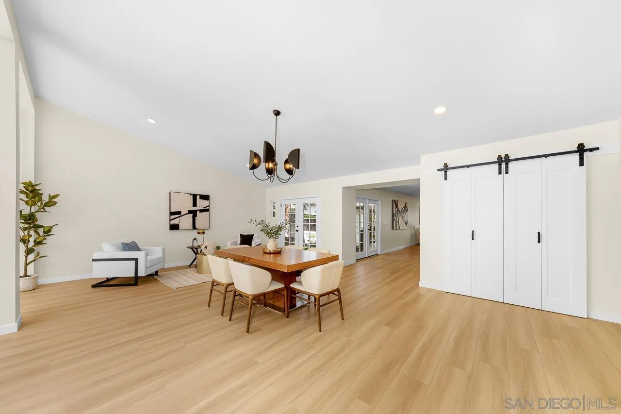 https://cdn.realtyfeed.com/cdn/127/250040585/275ded0bc8dd4fcde330ae15c80b4e78.webp