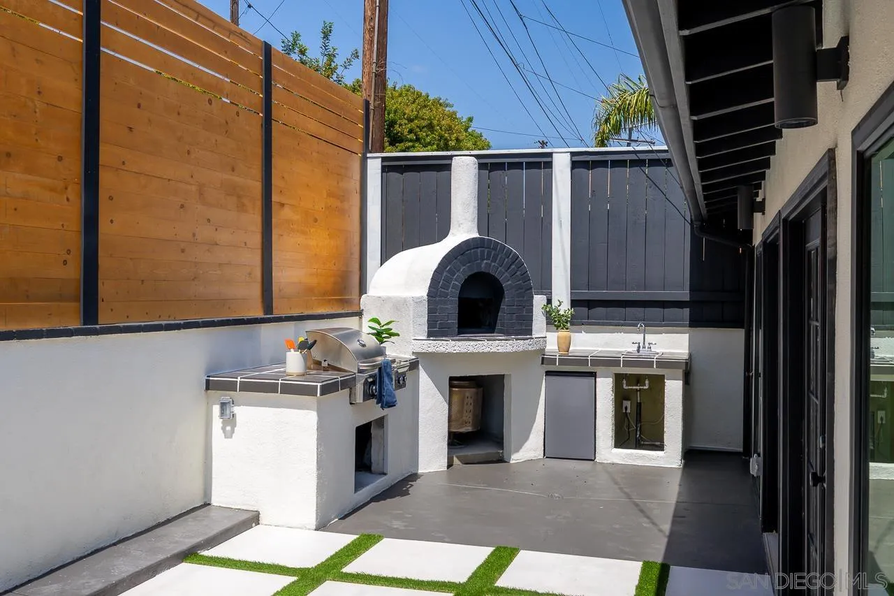 https://cdn.realtyfeed.com/cdn/127/250040585/798f0c82bd8ca8dc34e84aad69453347.webp