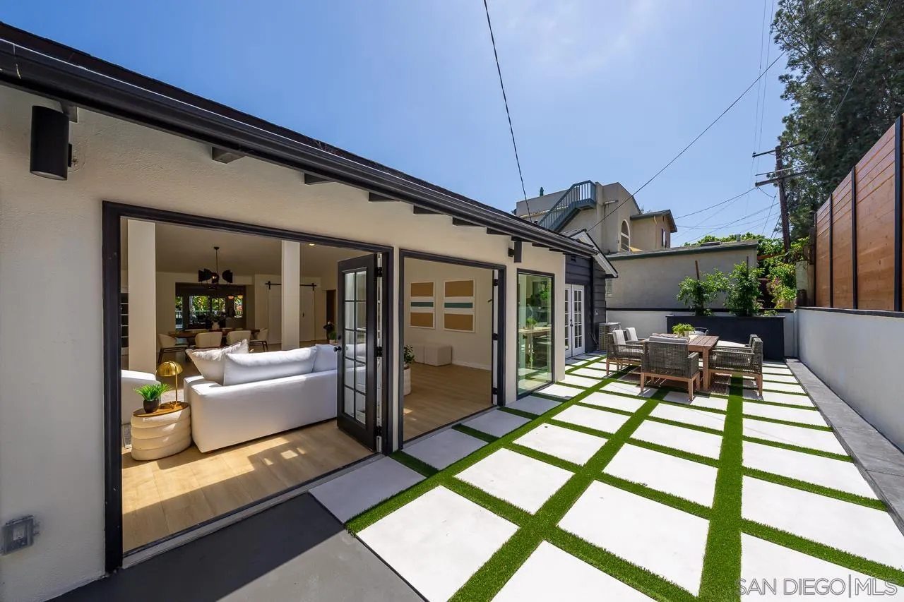 https://cdn.realtyfeed.com/cdn/127/250040585/c02ad56fec2001f3bedd7814c4fd2f05.webp