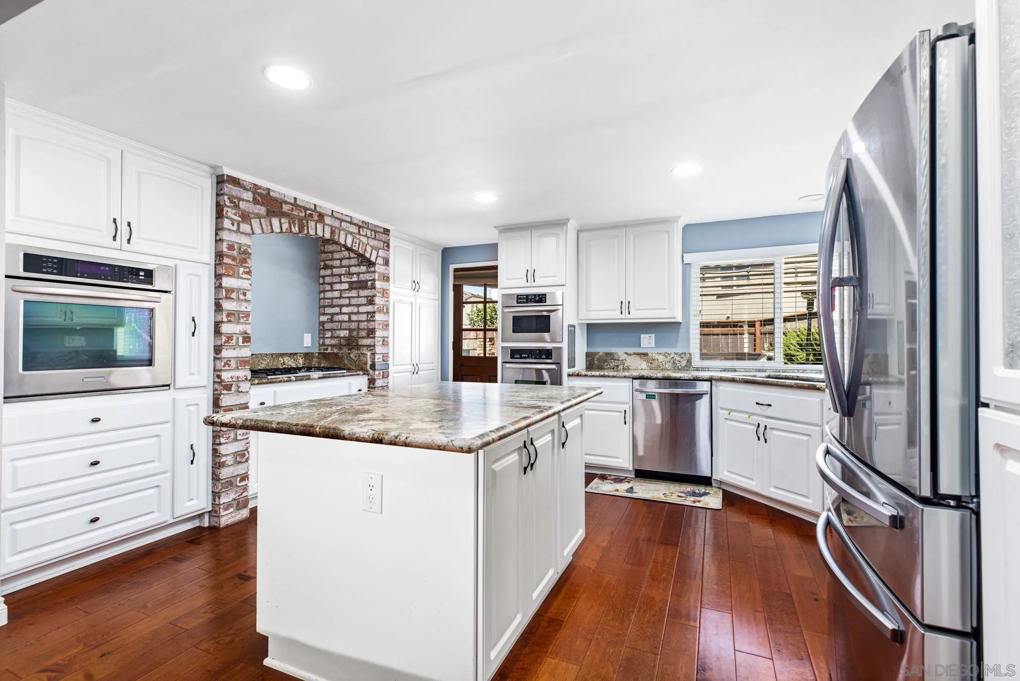 https://cdn.realtyfeed.com/cdn/127/250040586/5437a6defe9d3a46cd0c4f05c385f3d6.webp