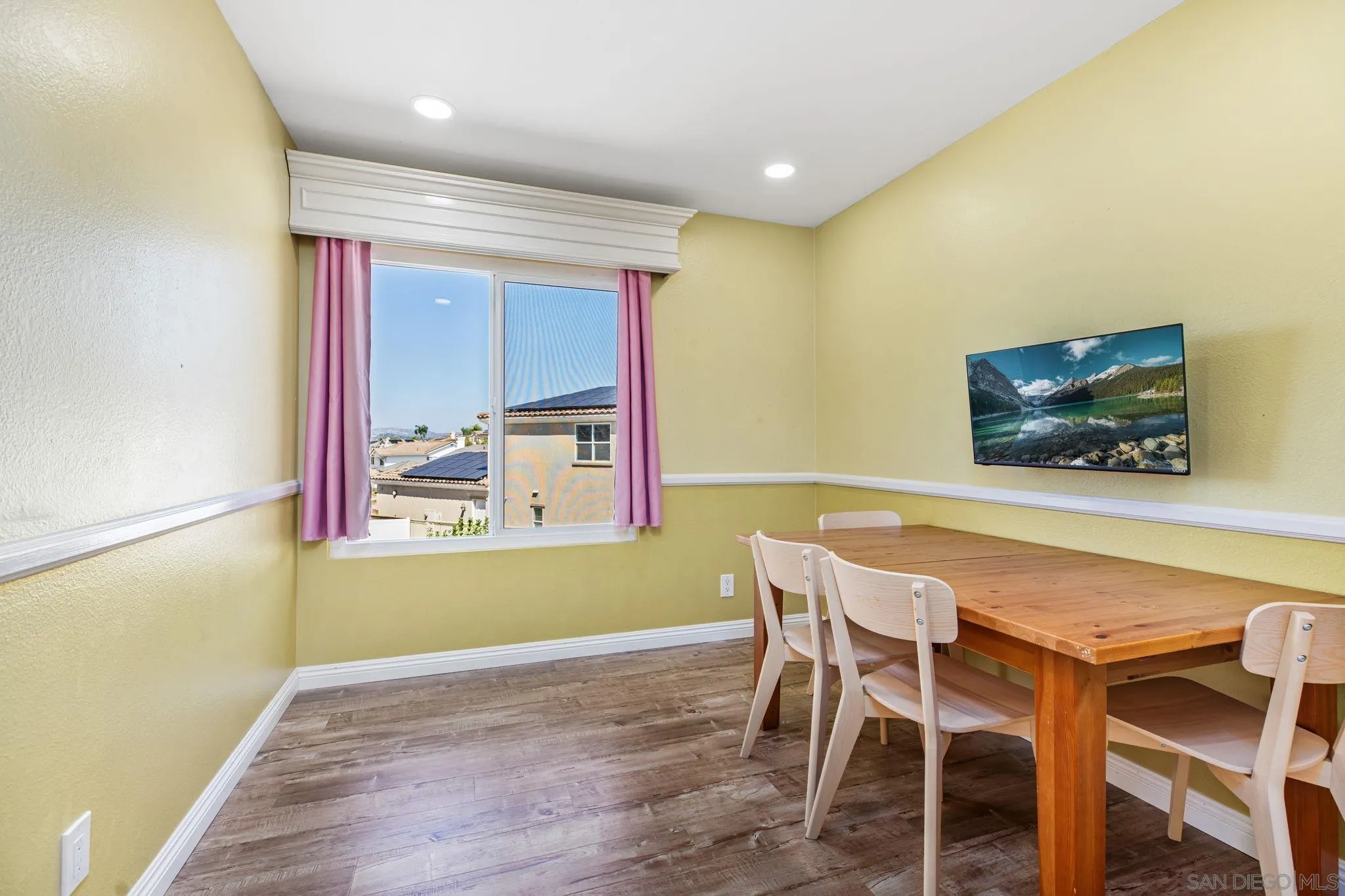 https://cdn.realtyfeed.com/cdn/127/250040586/c958d498a035ef66dea3438276f97f03.webp