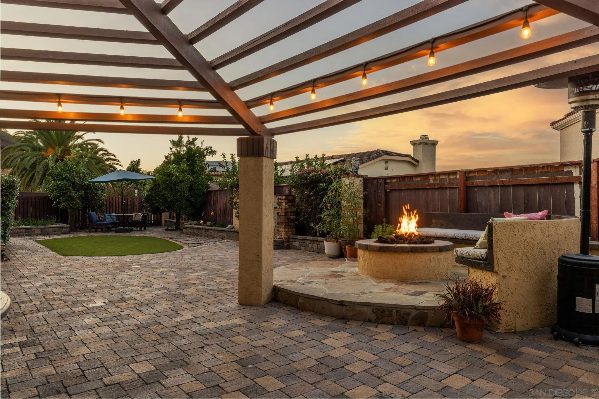 https://cdn.realtyfeed.com/cdn/127/250040586/cd656a9ec2d647fcbe3d79491aaf9b6b.webp