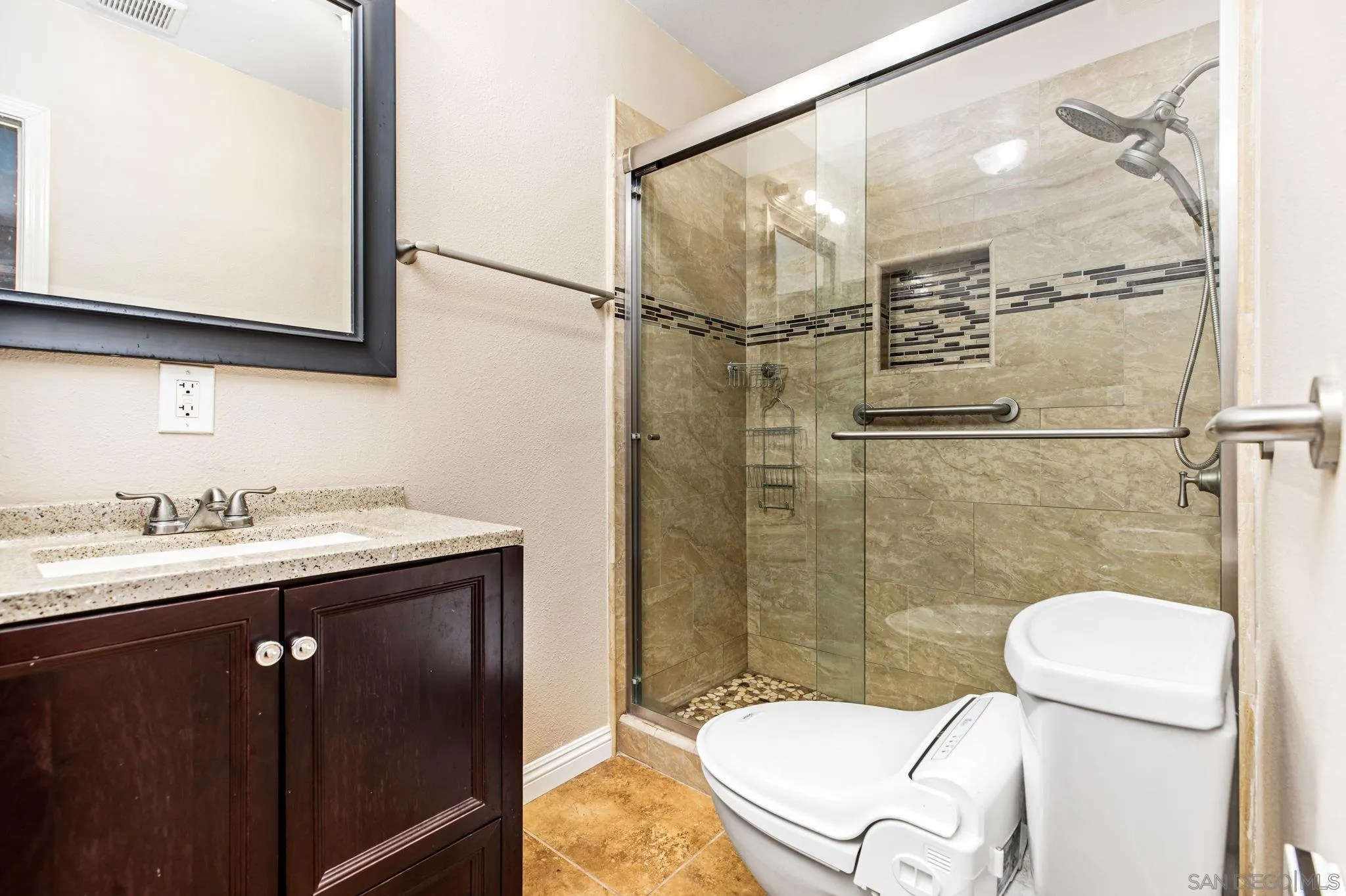https://cdn.realtyfeed.com/cdn/127/250040586/e097eea70748da98f9ccbfacf1aff4ba.webp