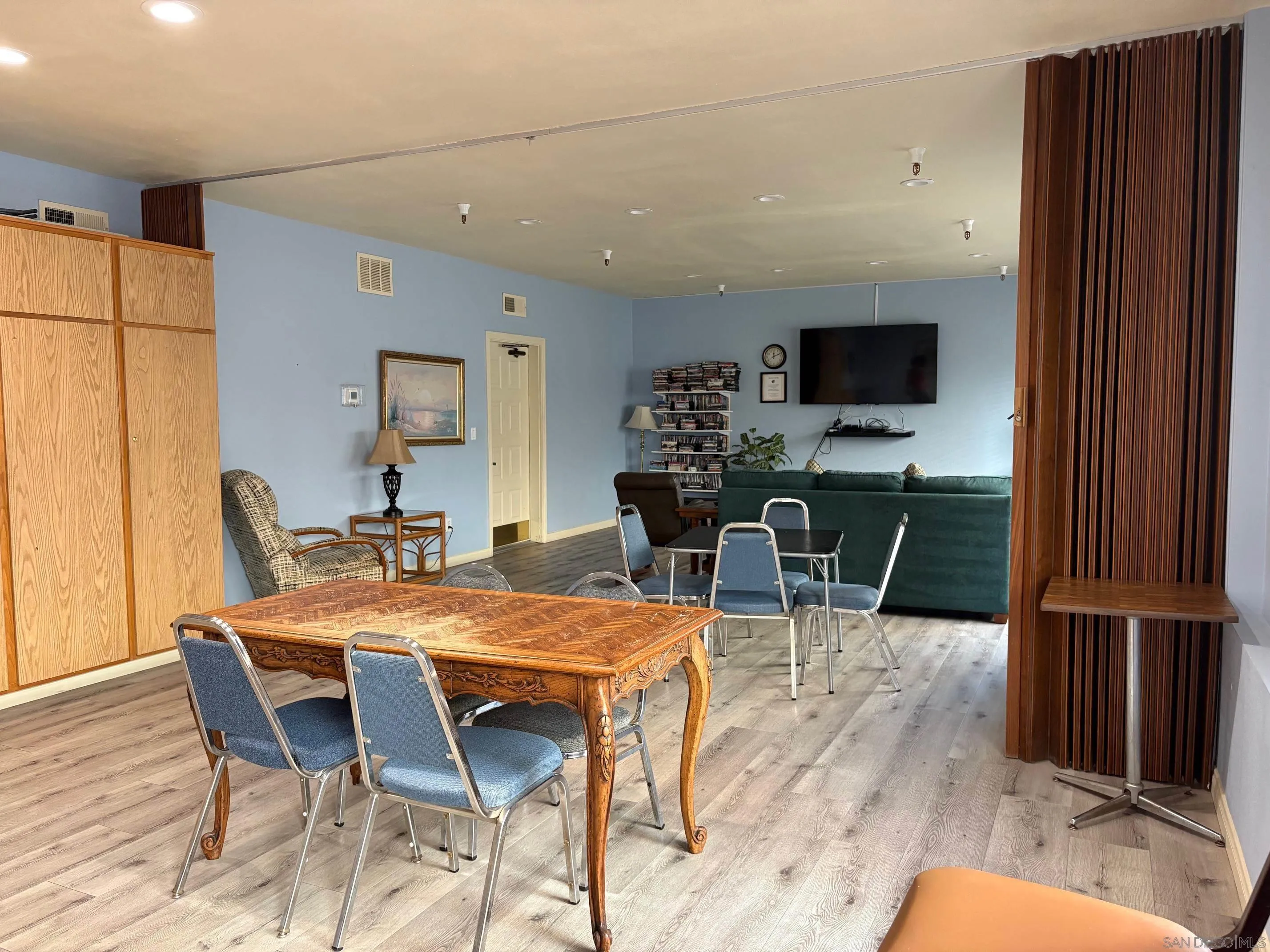 https://cdn.realtyfeed.com/cdn/127/250040588/714b32ad936f60d4a6c3815fa8227b59.webp
