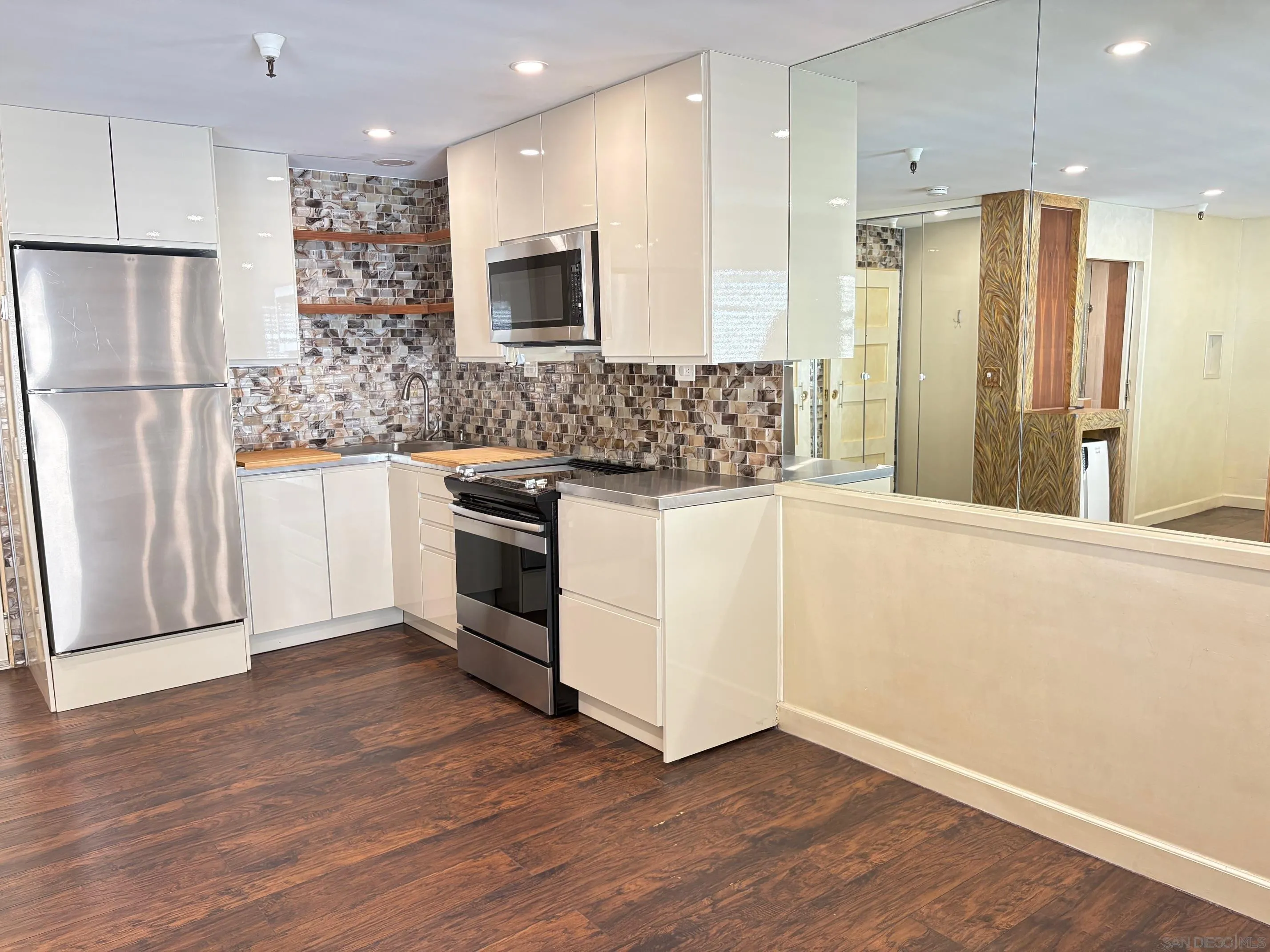https://cdn.realtyfeed.com/cdn/127/250040588/f98504e5f6518e09d68139ebde0d0132.webp