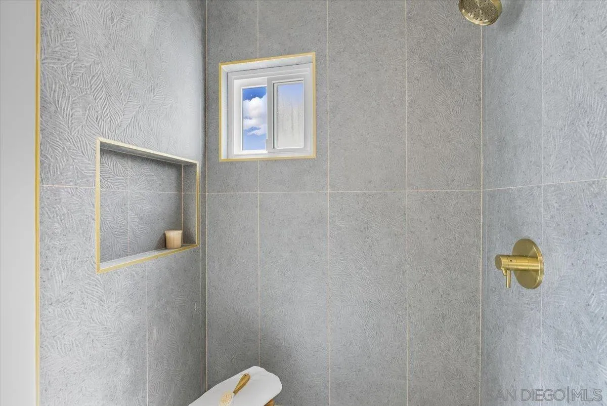https://cdn.realtyfeed.com/cdn/127/250040591/9de8267777fe216b275a392f8d1823f7.webp