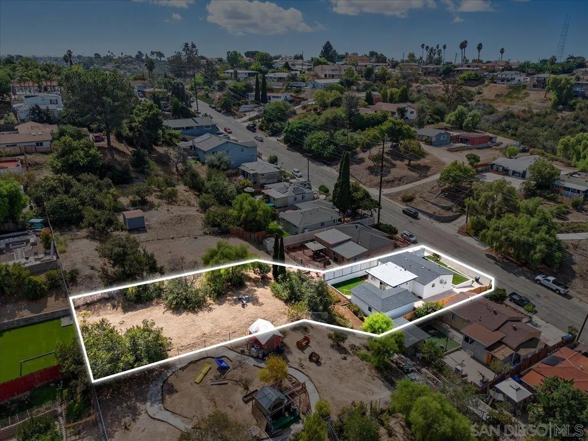 https://cdn.realtyfeed.com/cdn/127/250040591/e3ceadc1b70545cfbd05d9281290b6ab.webp
