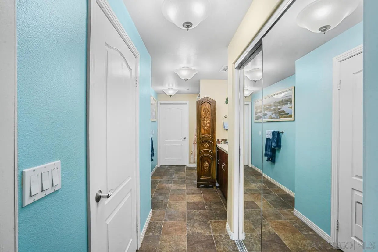 https://cdn.realtyfeed.com/cdn/127/250040593/b40b4721efb4b7ca0df9b731f5896335.webp