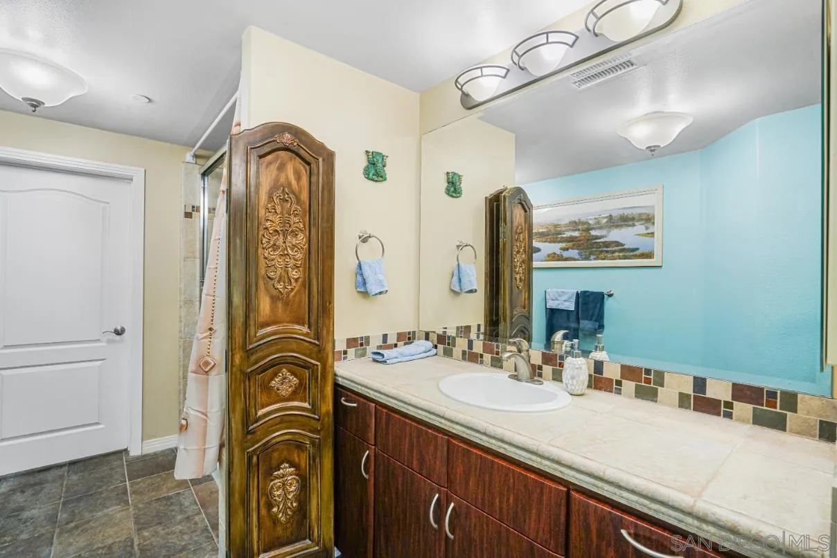 https://cdn.realtyfeed.com/cdn/127/250040593/f0fe144ae1045e64e4c564d2f83f6051.webp