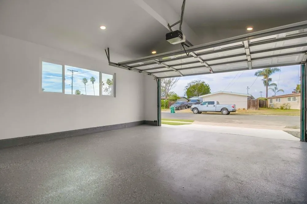 https://cdn.realtyfeed.com/cdn/127/250040596/29a25ca625e71c1d60b641cac12673cb.webp