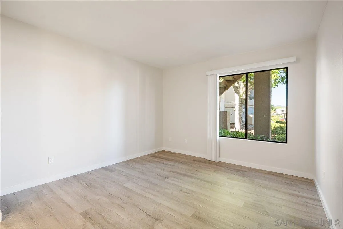 Photo #14: 250040598 Listing: Photo #14