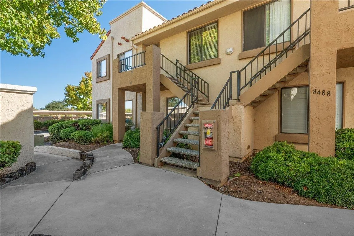 Photo #3: 250040598 Listing 