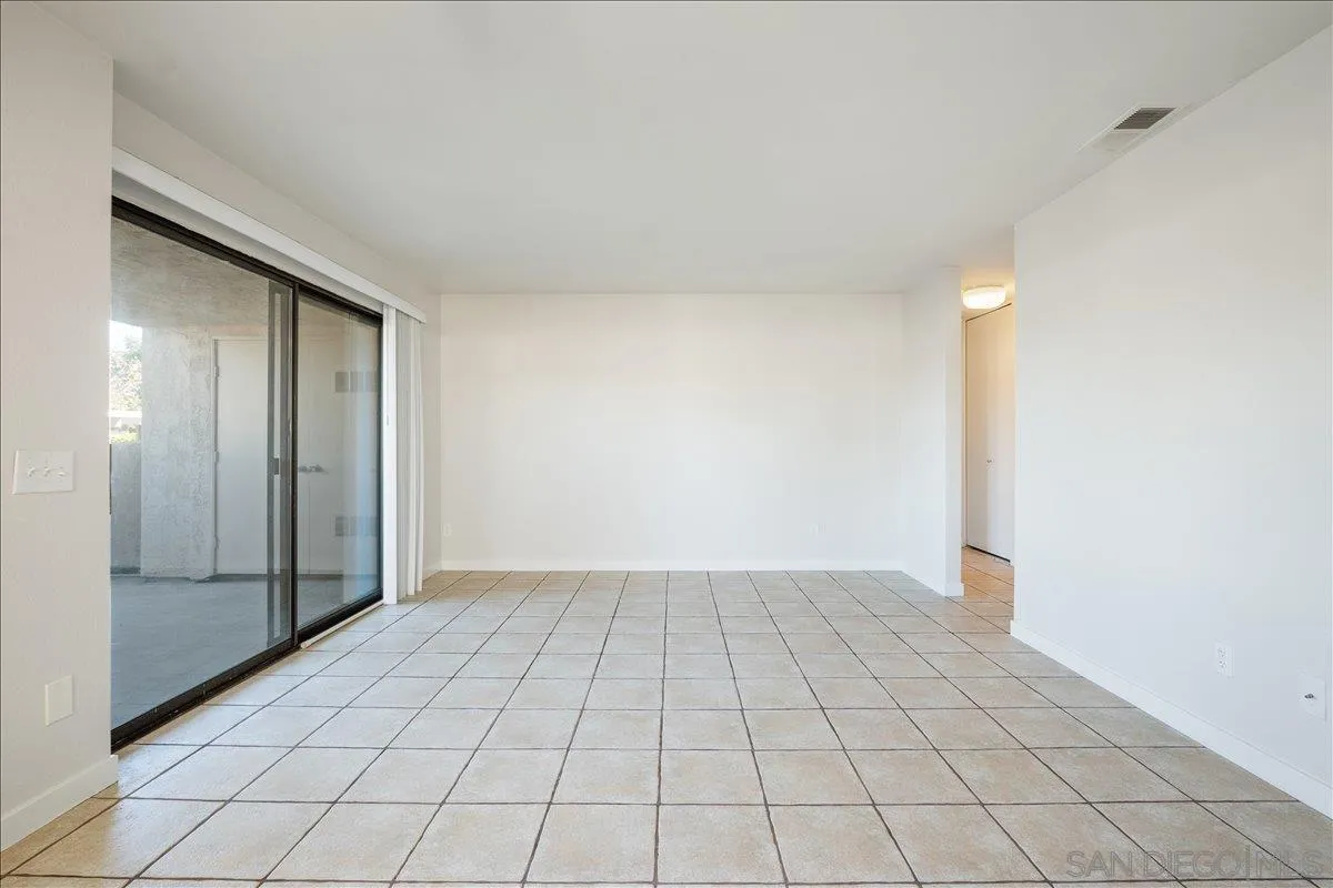Photo #5: 250040598 Listing 
