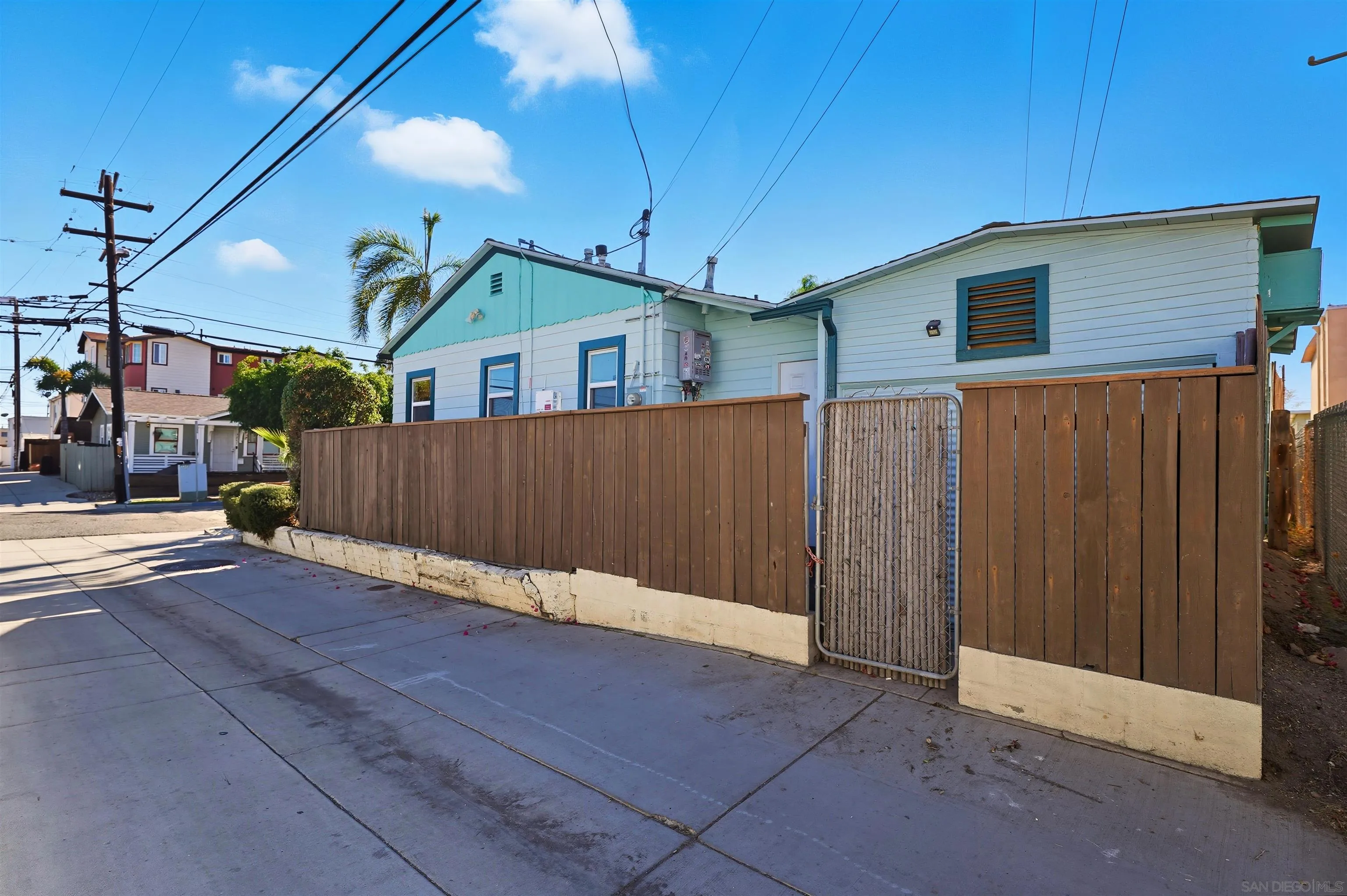 https://cdn.realtyfeed.com/cdn/127/250040605/5db23c17a00af9dab8ad4ceb44ca8298.webp