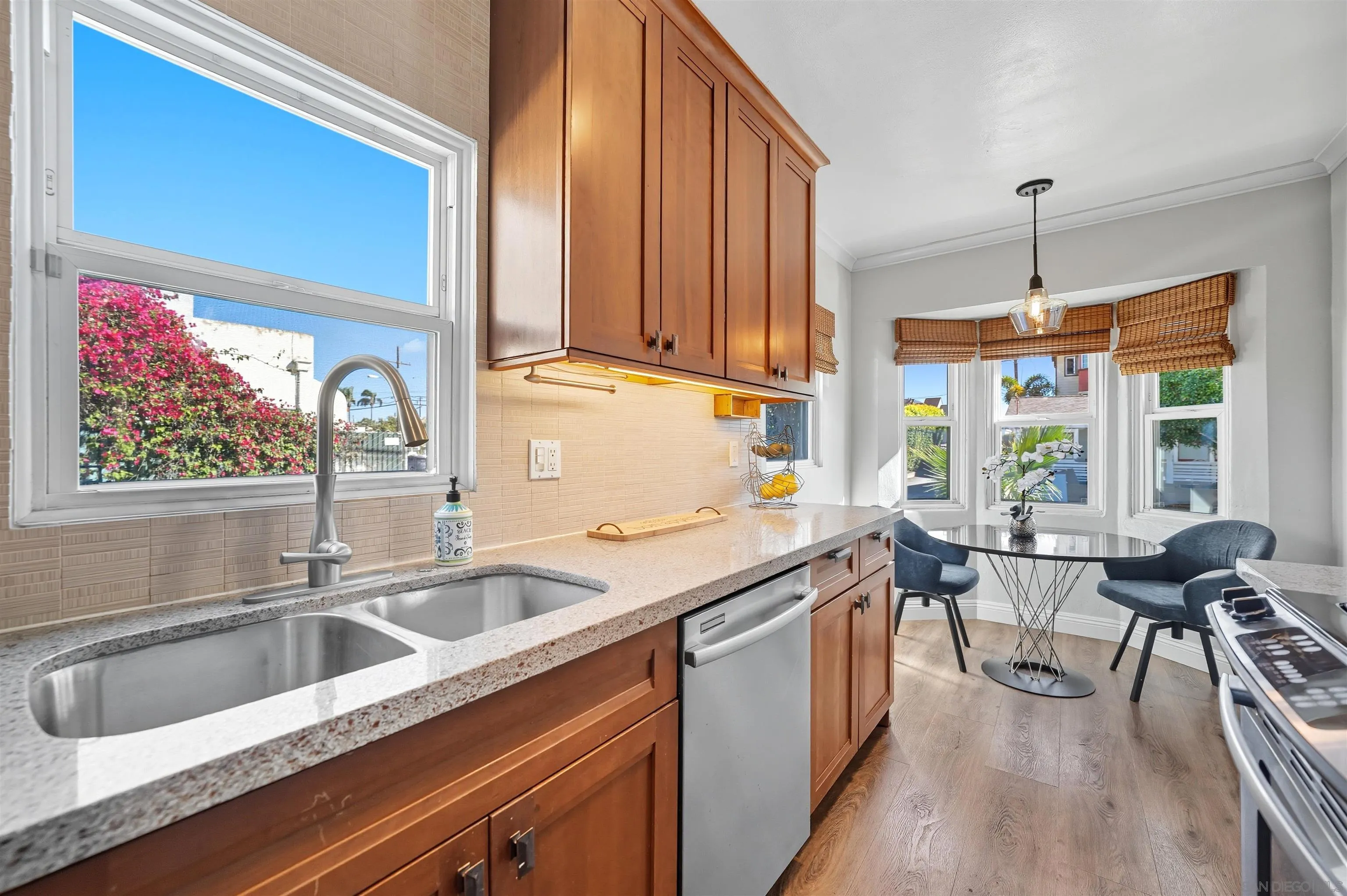 https://cdn.realtyfeed.com/cdn/127/250040605/cb2a14c9f0057faa5ef72fd3c9b298fe.webp