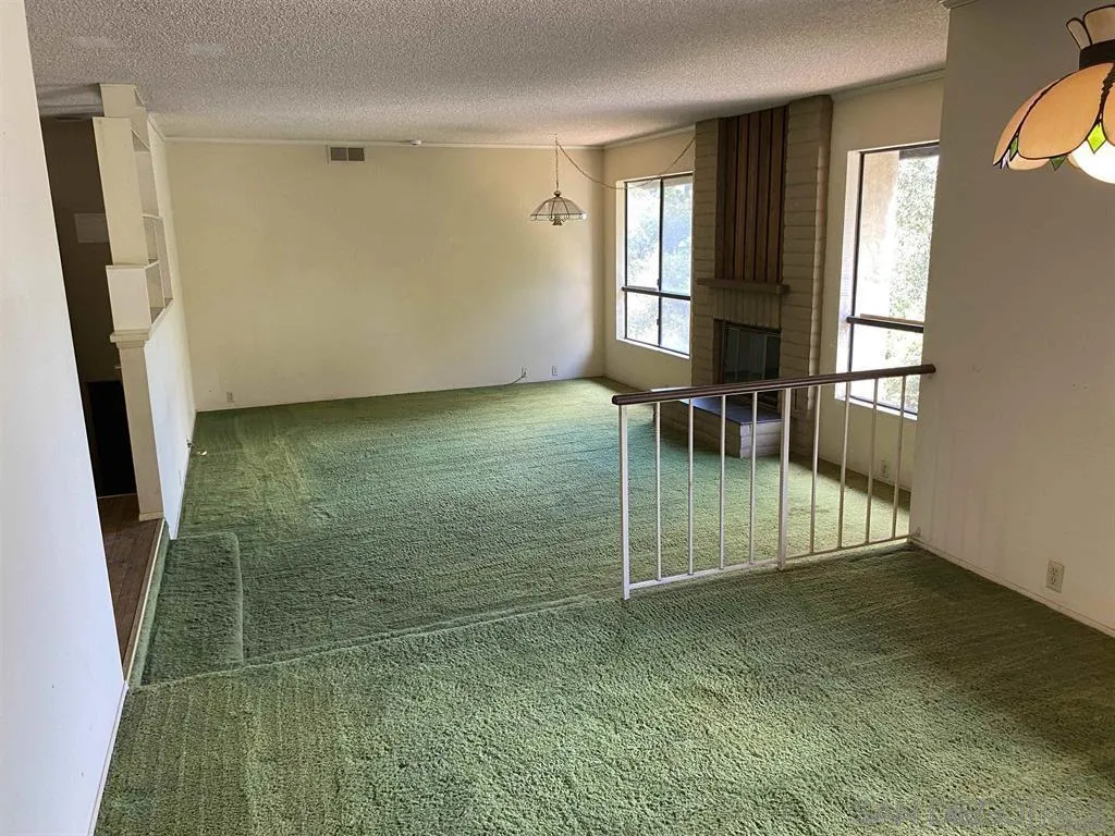 https://cdn.realtyfeed.com/cdn/127/250040608/4a78b86baf34b45531c9ea3e4458063e.webp