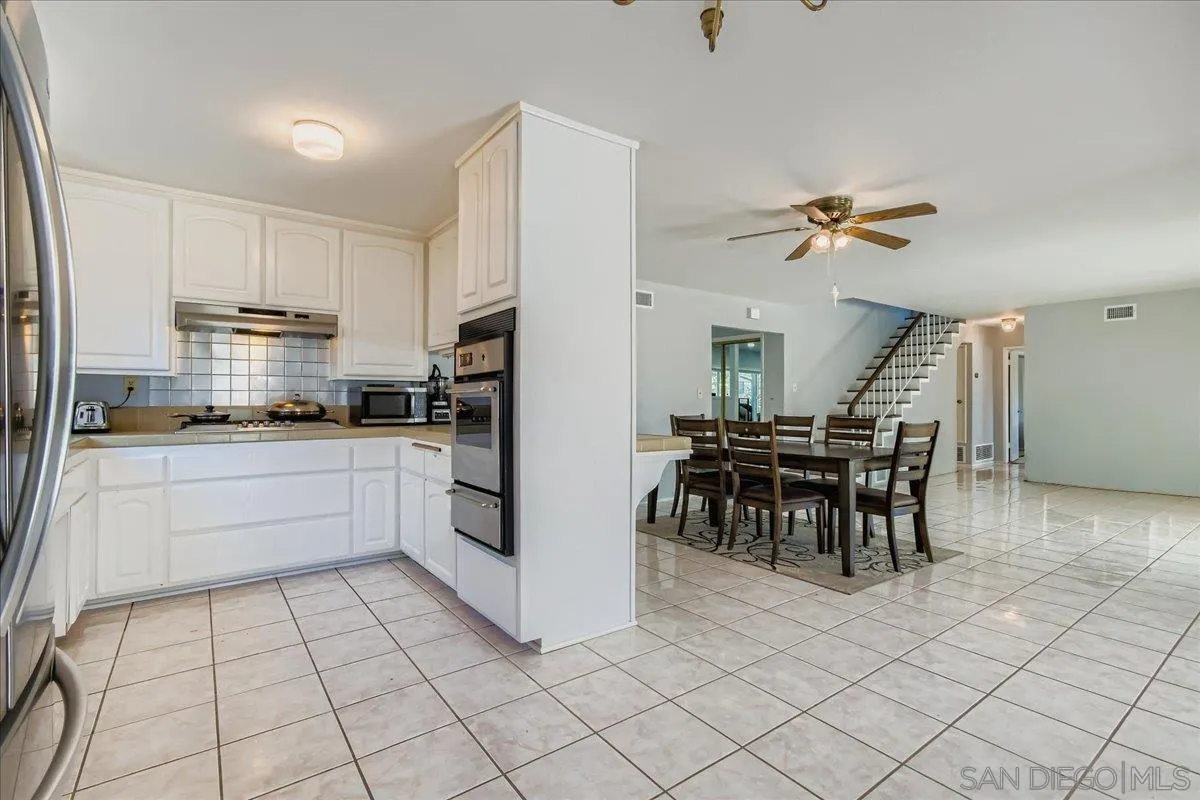 https://cdn.realtyfeed.com/cdn/127/250040609/015b6cd20b6e31a6a99c2015cd10af7e.webp
