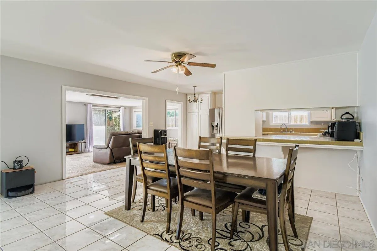 https://cdn.realtyfeed.com/cdn/127/250040609/0e61a912c3bc4e27c18bce8f25300c0b.webp