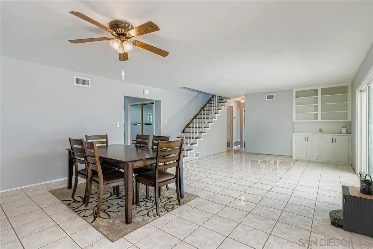 https://cdn.realtyfeed.com/cdn/127/250040609/55ebb7823cfb98c4339f05b8b5b322d0.webp