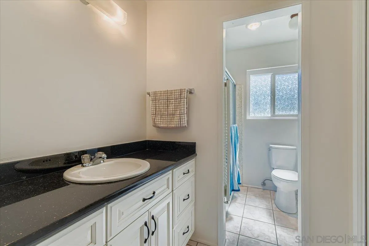 https://cdn.realtyfeed.com/cdn/127/250040609/7ea06ee151f3b65d1d3884986293d5c6.webp