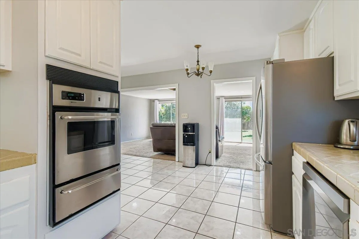 https://cdn.realtyfeed.com/cdn/127/250040609/c73b053f95f32f1320e8120b29e1ffa3.webp