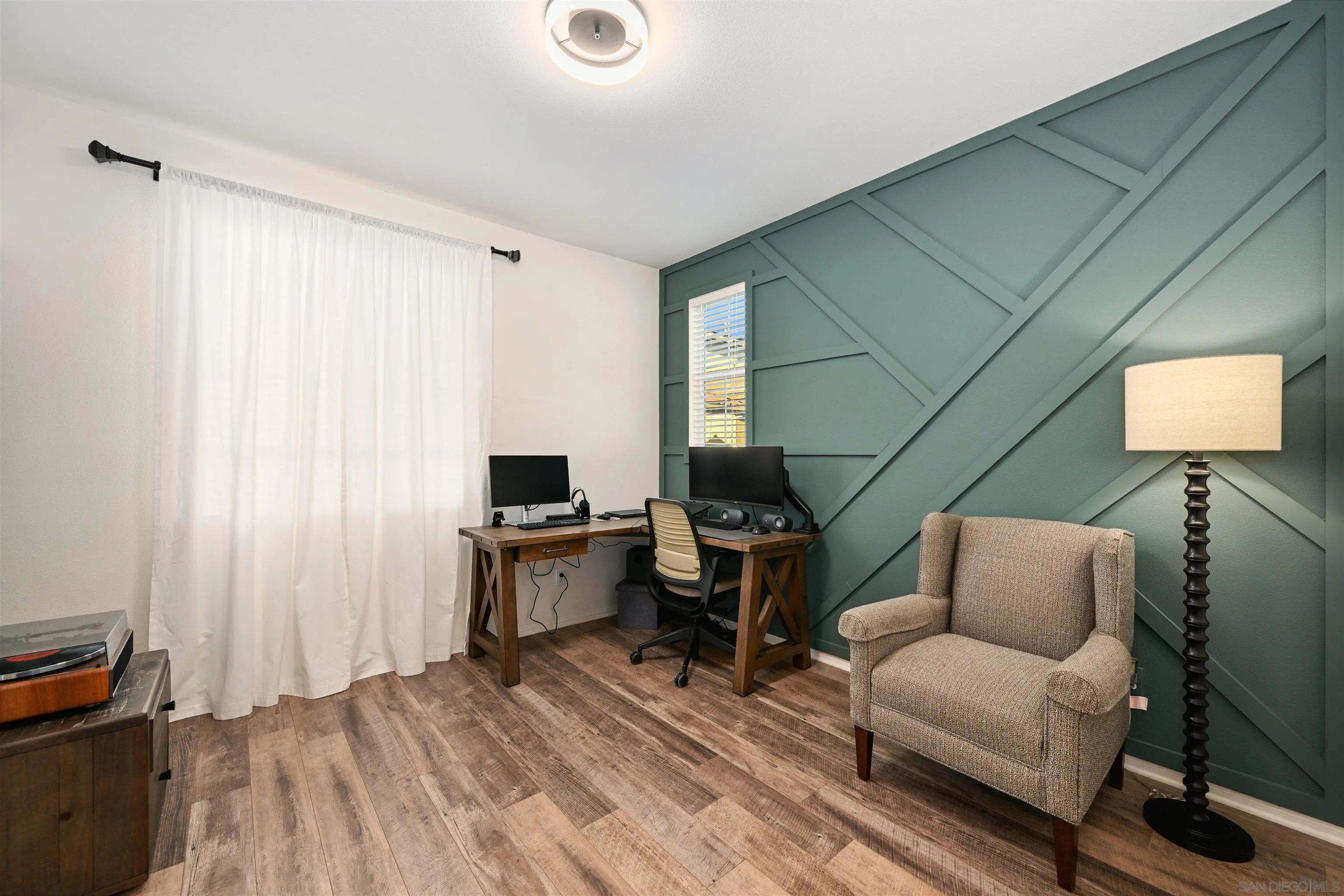 https://cdn.realtyfeed.com/cdn/127/250040612/42bc2207f9d05e52a27c0b60596bc4bc.webp