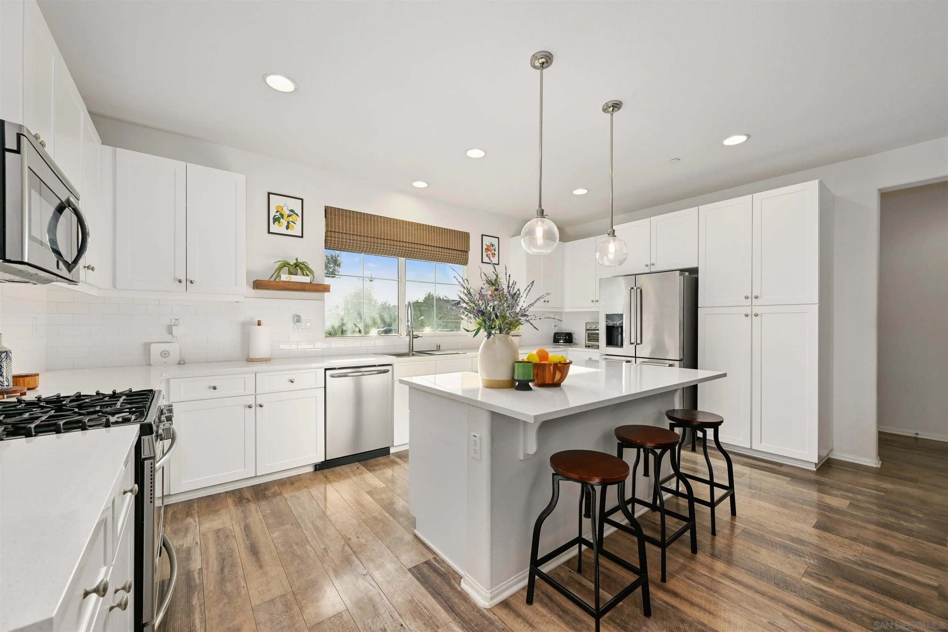 https://cdn.realtyfeed.com/cdn/127/250040612/a247ffb047c6aff65eed7740eba7240d.webp