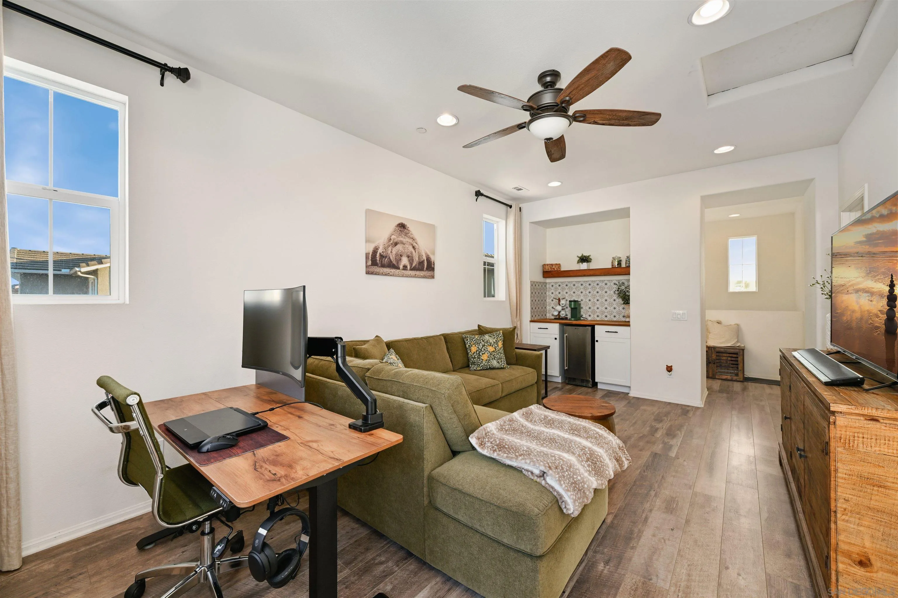 https://cdn.realtyfeed.com/cdn/127/250040612/e239955d05b211d26b0b7ed42b9f75bc.webp