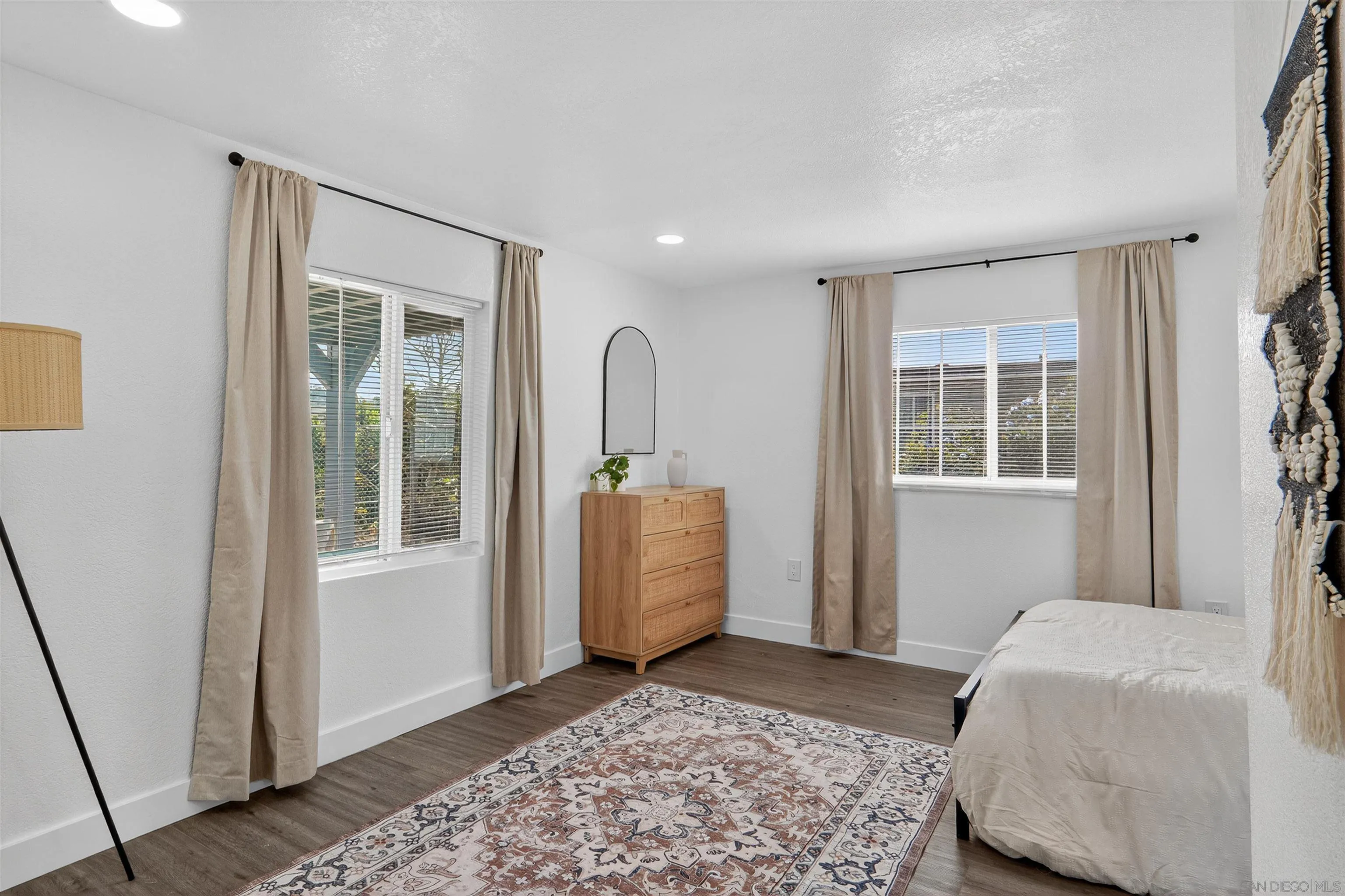 https://cdn.realtyfeed.com/cdn/127/250040613/0a6d716a8e7afcd8165722672a6c9e7c.webp