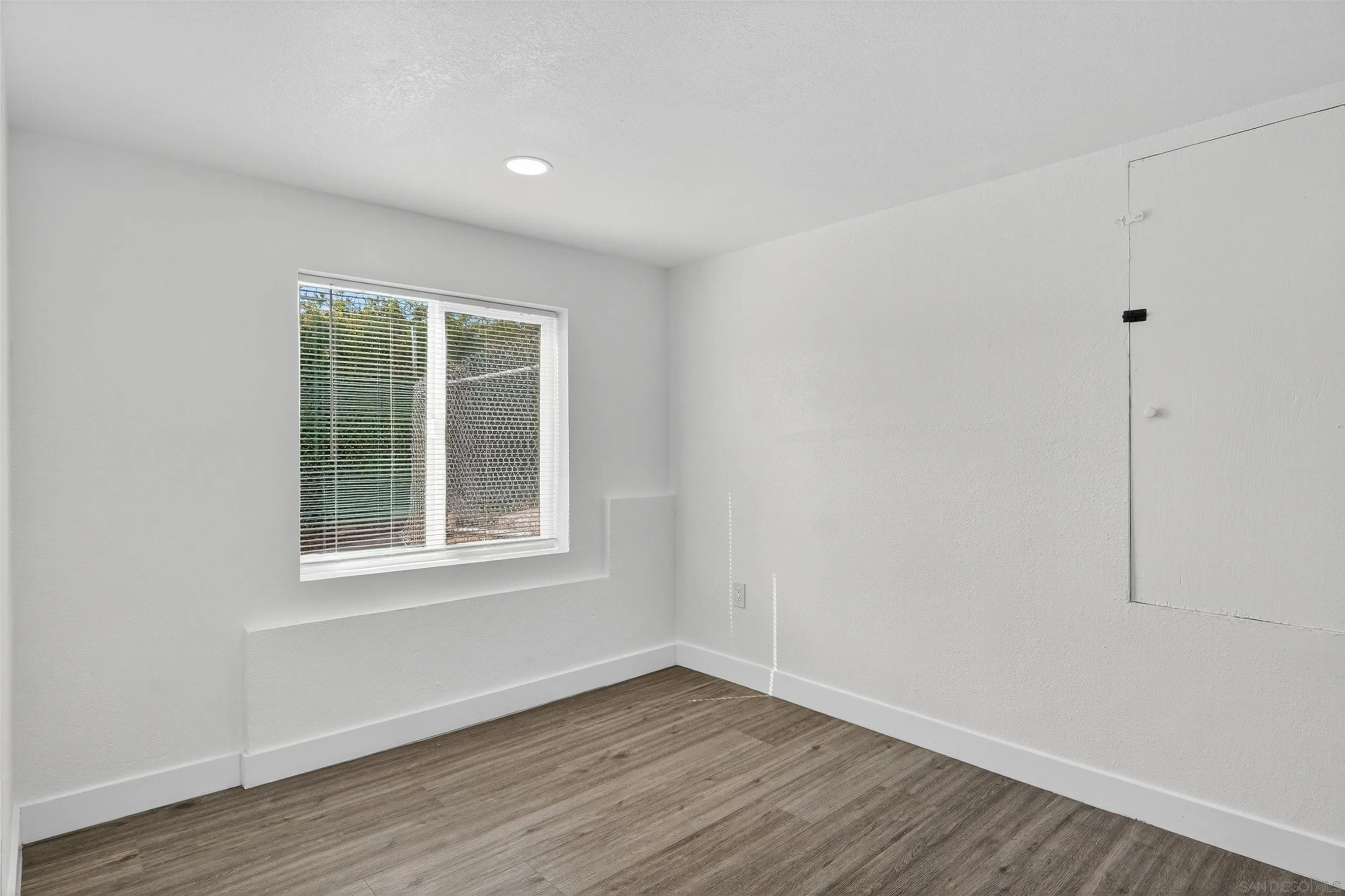 https://cdn.realtyfeed.com/cdn/127/250040613/e1013c84efc843a3ba8dba3ae8ab5114.webp