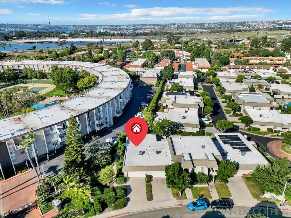 https://cdn.realtyfeed.com/cdn/127/250040614/2ee206cd683caba67704cafeef0dd734.webp