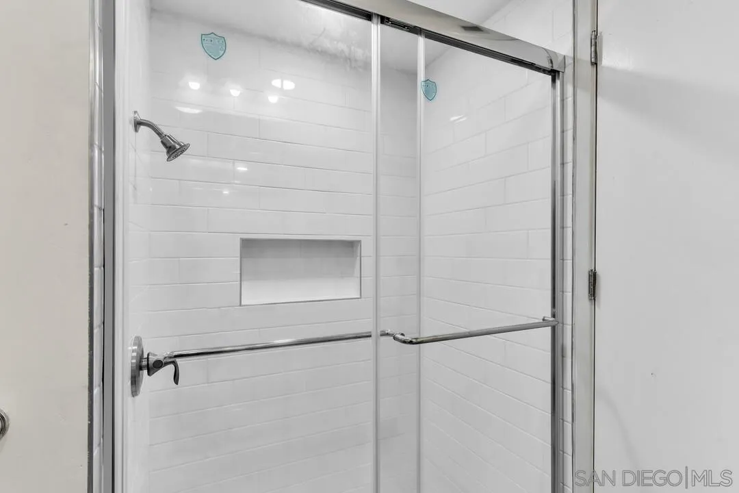 https://cdn.realtyfeed.com/cdn/127/250040614/415f429c04a7d6f3e3bb3217d28d3f30.webp