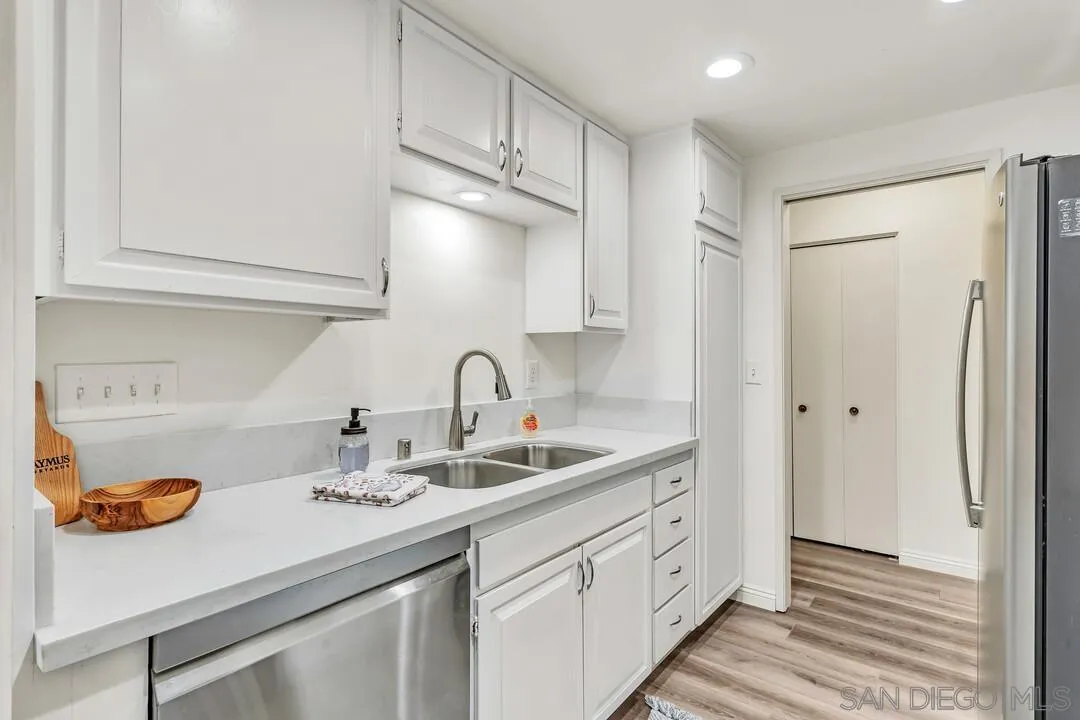 https://cdn.realtyfeed.com/cdn/127/250040614/92b7175cc6714c44dbcb101c8c43bb72.webp