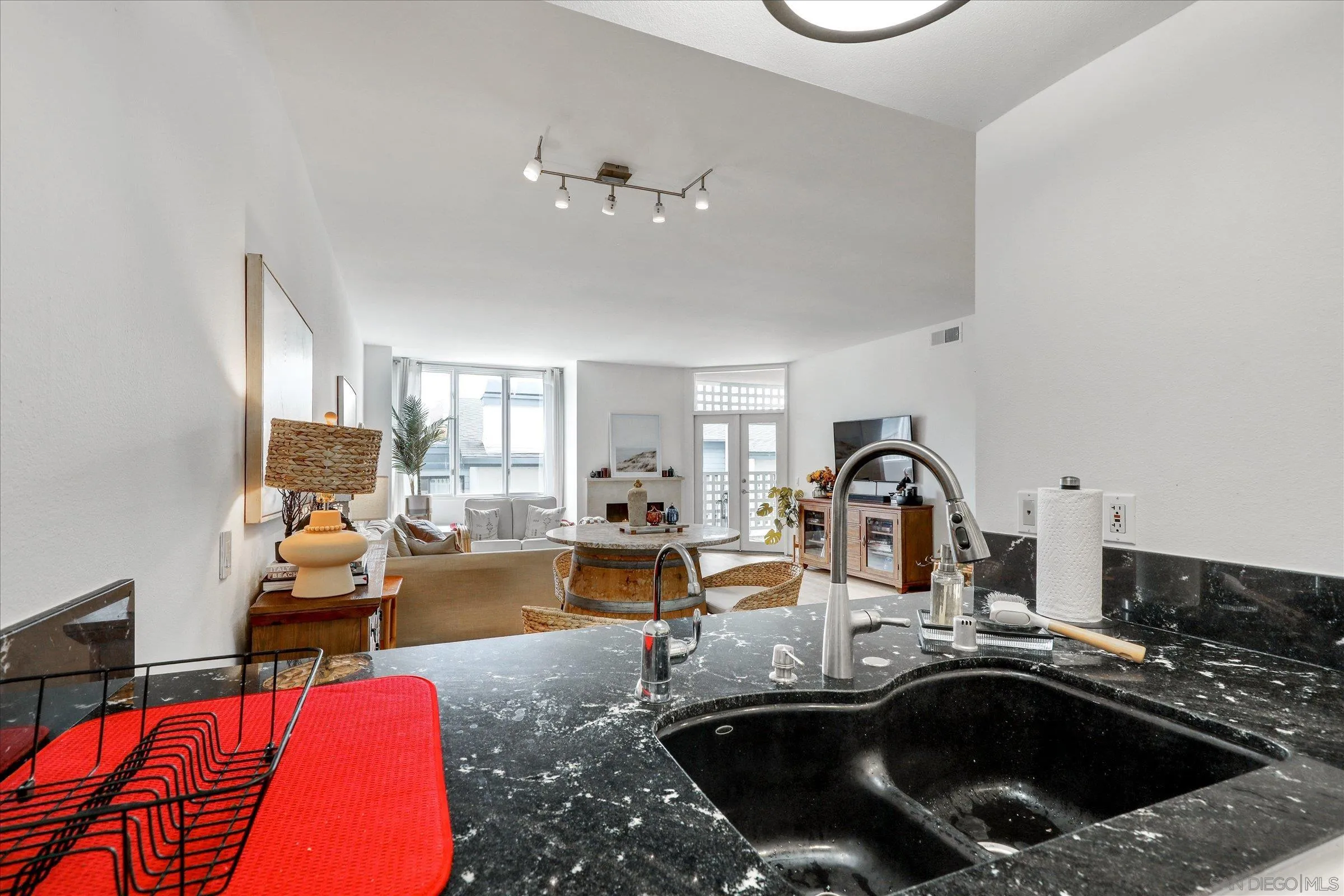 https://cdn.realtyfeed.com/cdn/127/250040616/0313565915054e90c7b21a9c9b0753bb.webp