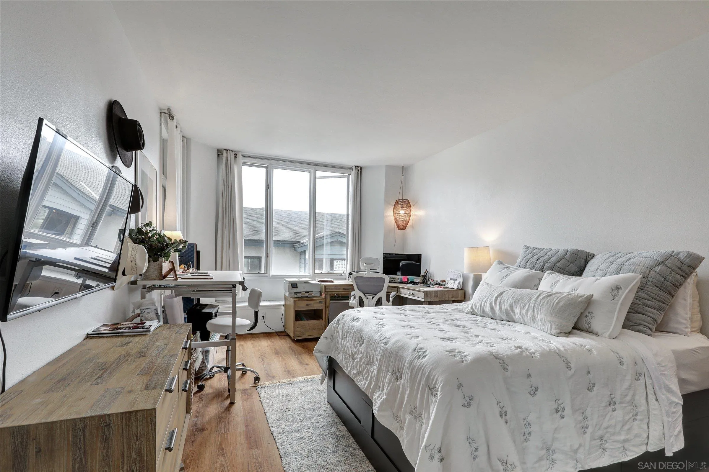 https://cdn.realtyfeed.com/cdn/127/250040616/07146274d967849b191c2f45b4f00a49.webp