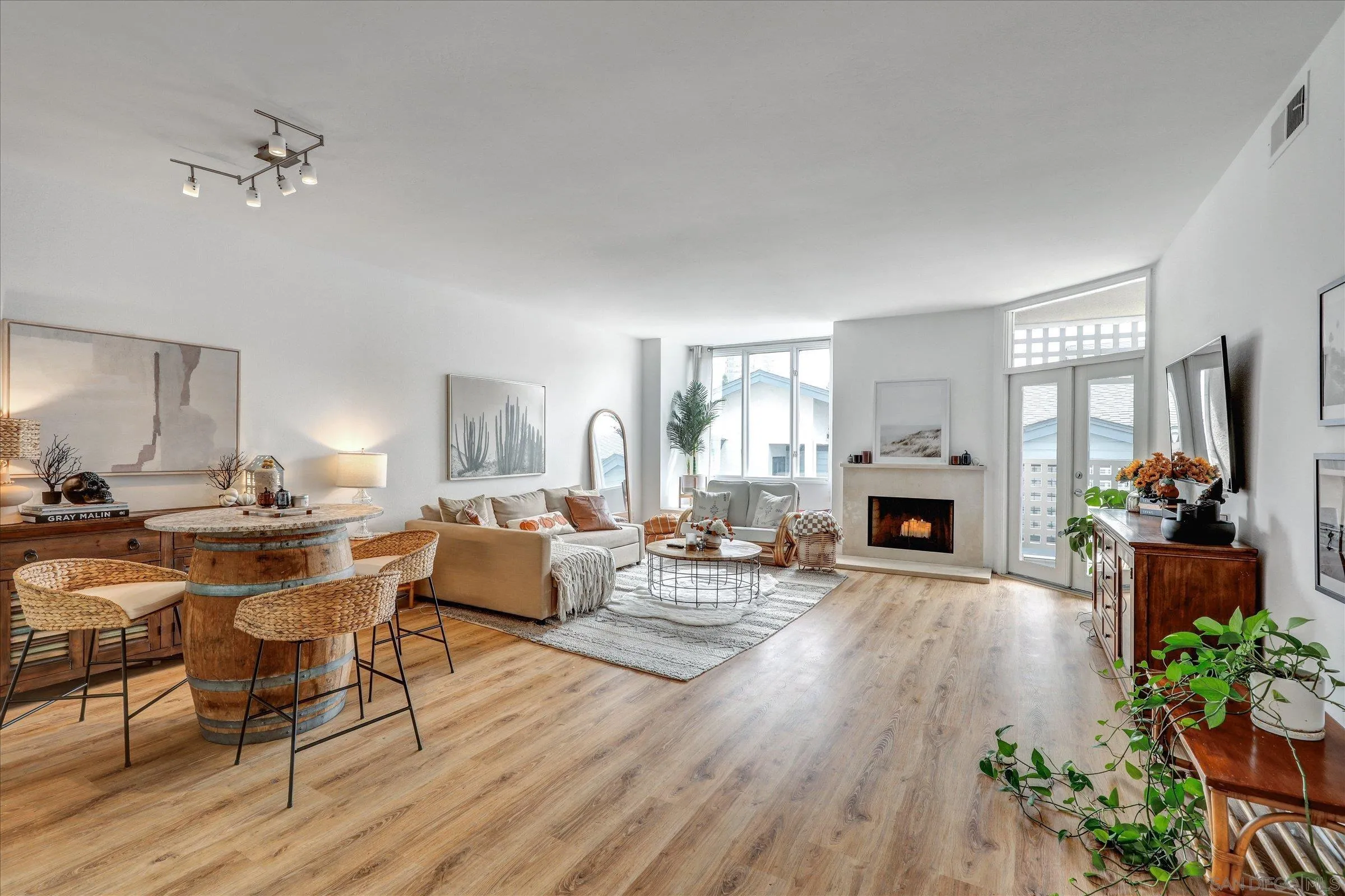 https://cdn.realtyfeed.com/cdn/127/250040616/5dc12425406f200f027b4e1394b823f5.webp