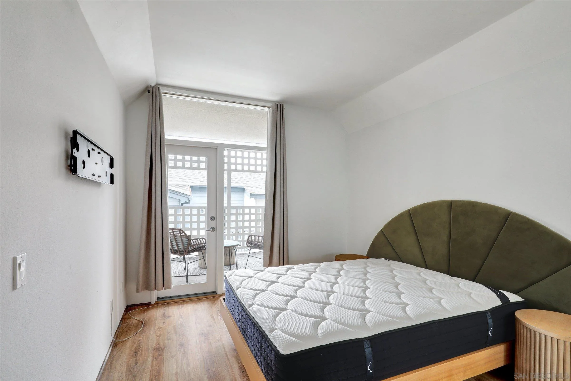 https://cdn.realtyfeed.com/cdn/127/250040616/79811a7b833c54782b7fa8522f366654.webp