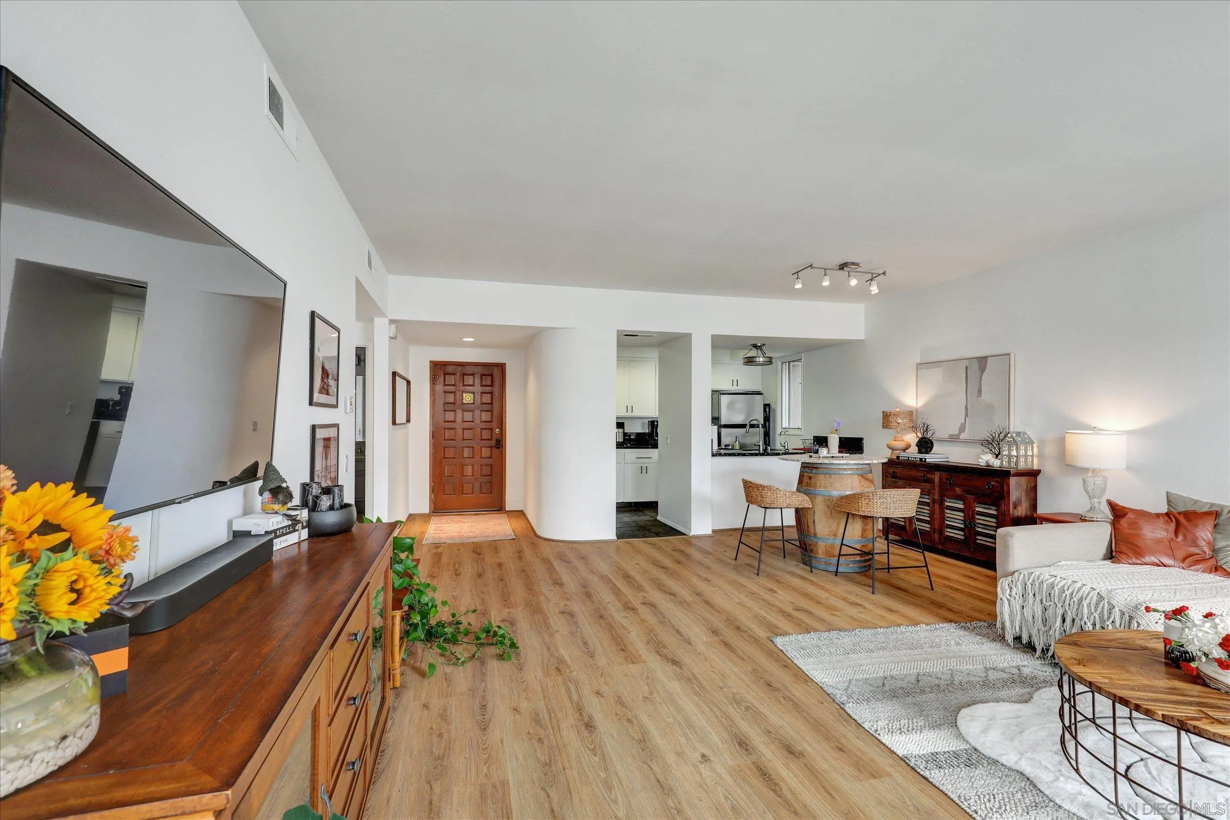 https://cdn.realtyfeed.com/cdn/127/250040616/9bf5dabcbe2bab7ec299d031a82af49b.webp