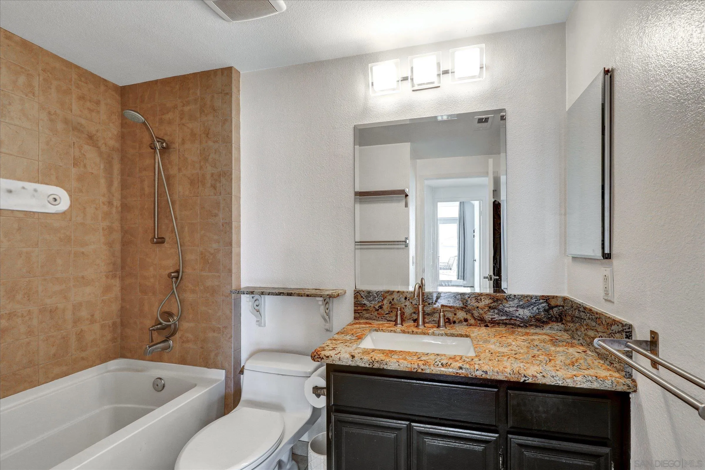 https://cdn.realtyfeed.com/cdn/127/250040616/bb95663c96e3ad485e56299e717f9a62.webp