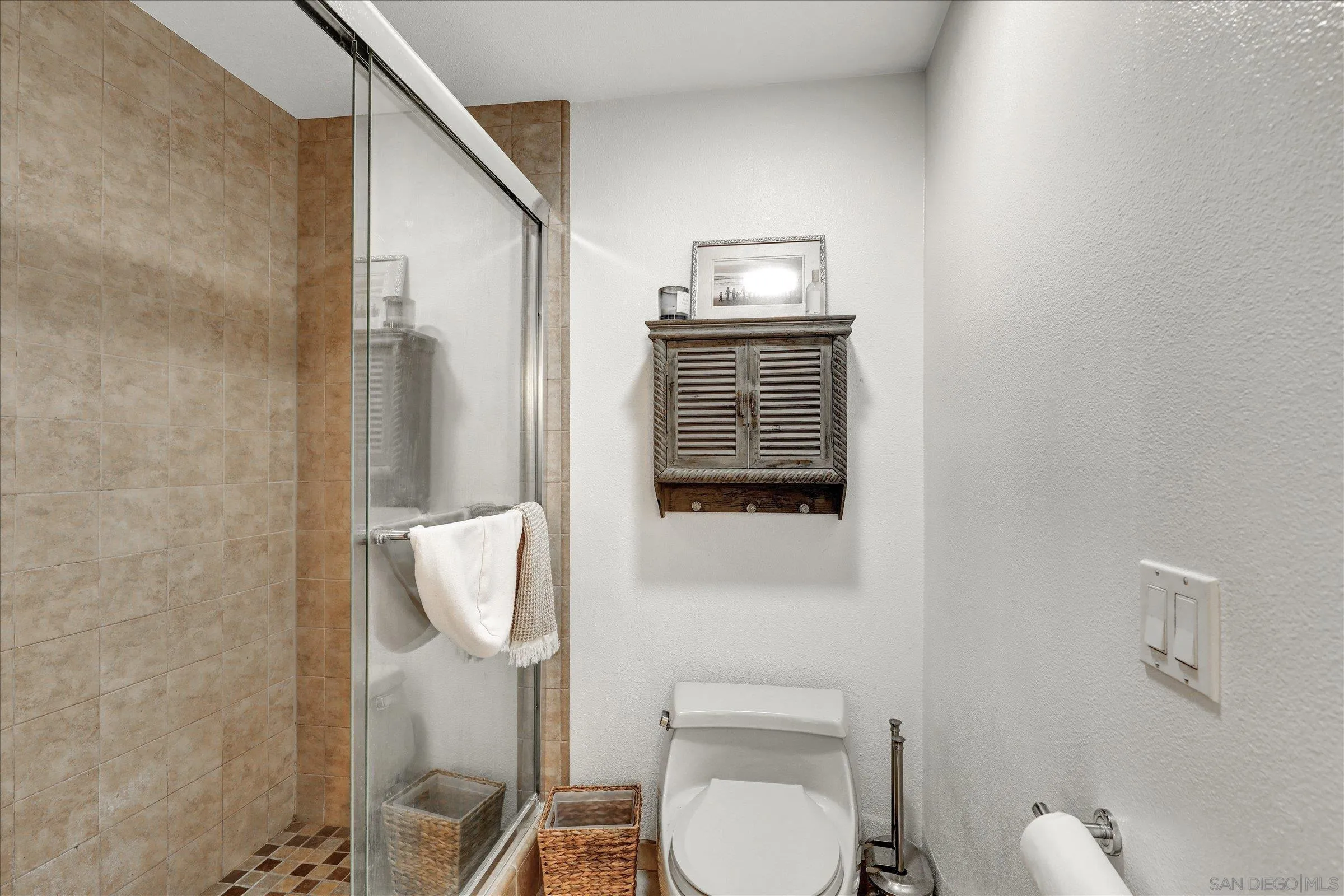 https://cdn.realtyfeed.com/cdn/127/250040616/c0d33e8d7b3eb4602687cc61e889c946.webp