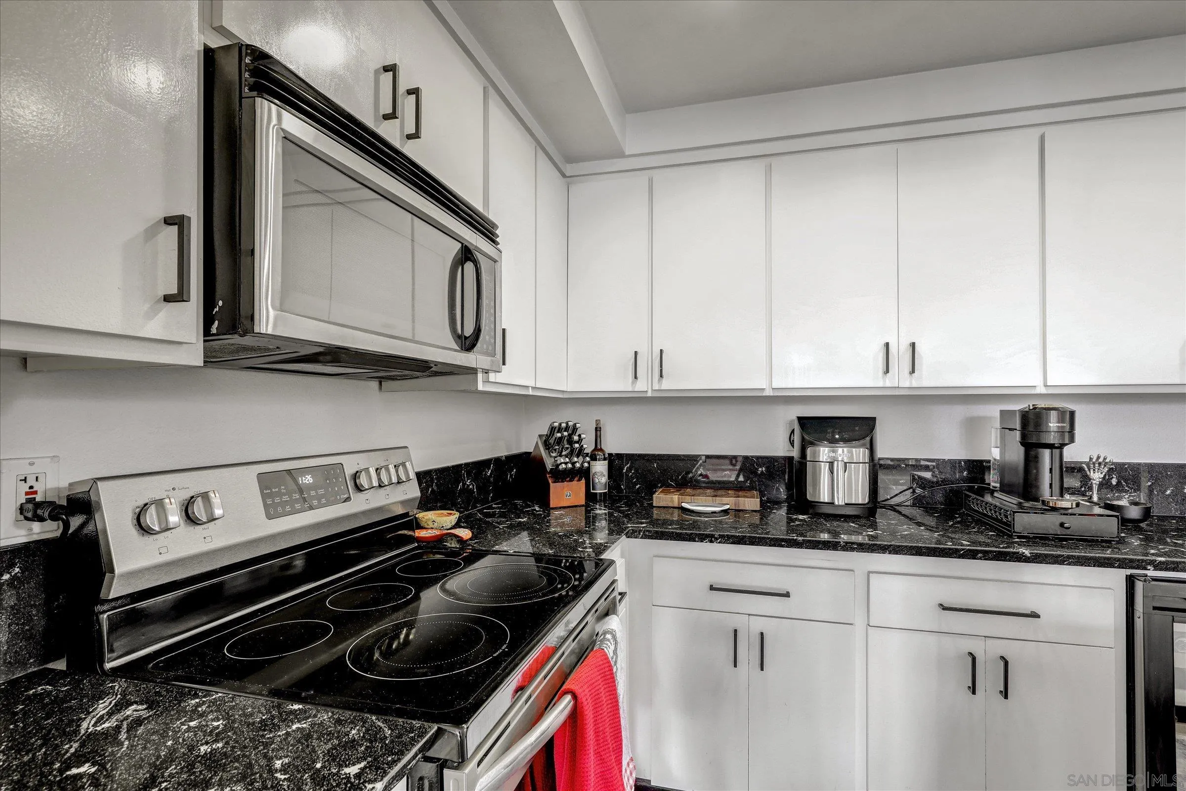 https://cdn.realtyfeed.com/cdn/127/250040616/ceb06c12c194c25cb735a14d07fed5a6.webp
