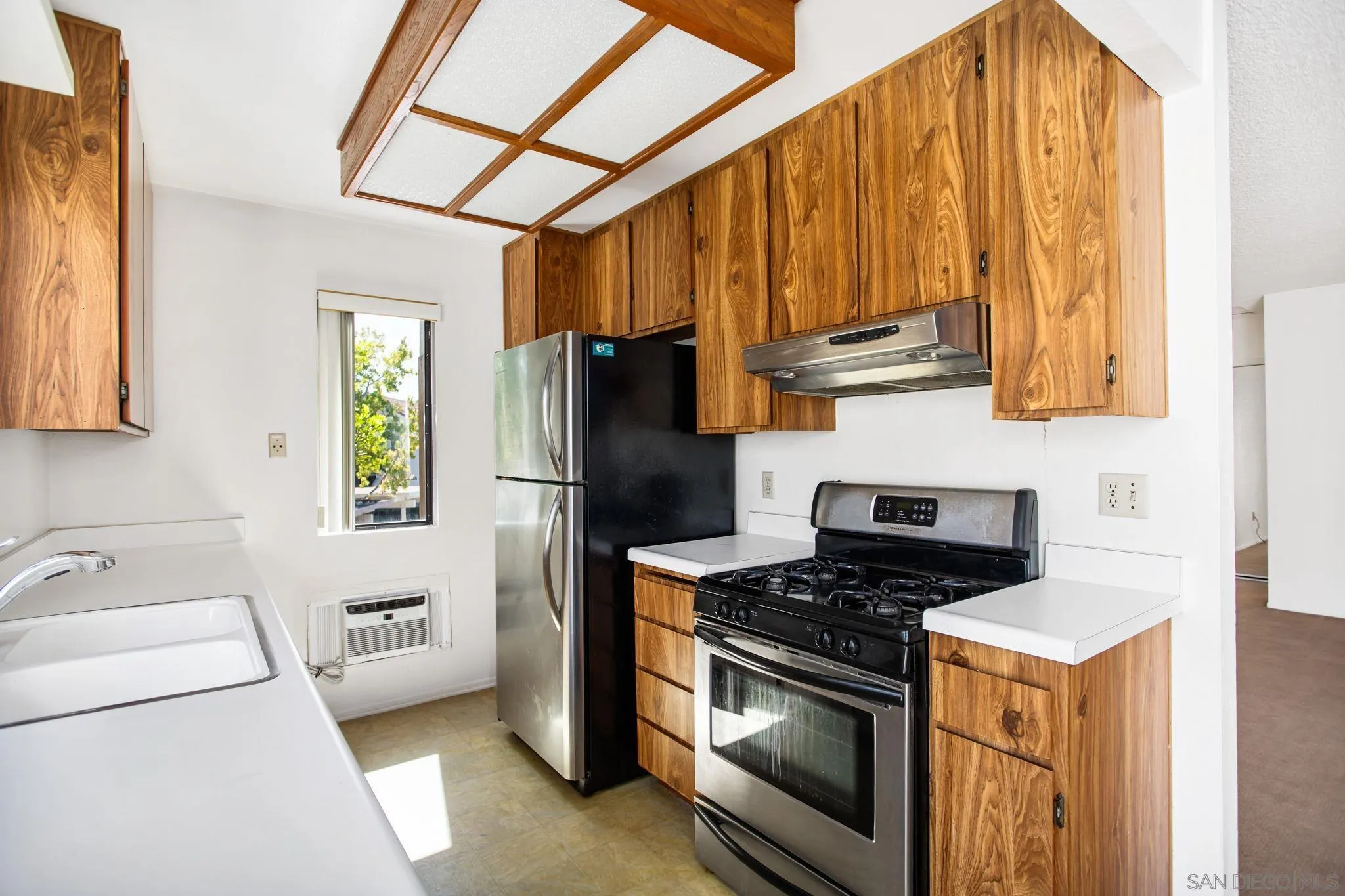Photo #8: 250040623 Listing: Photo #8