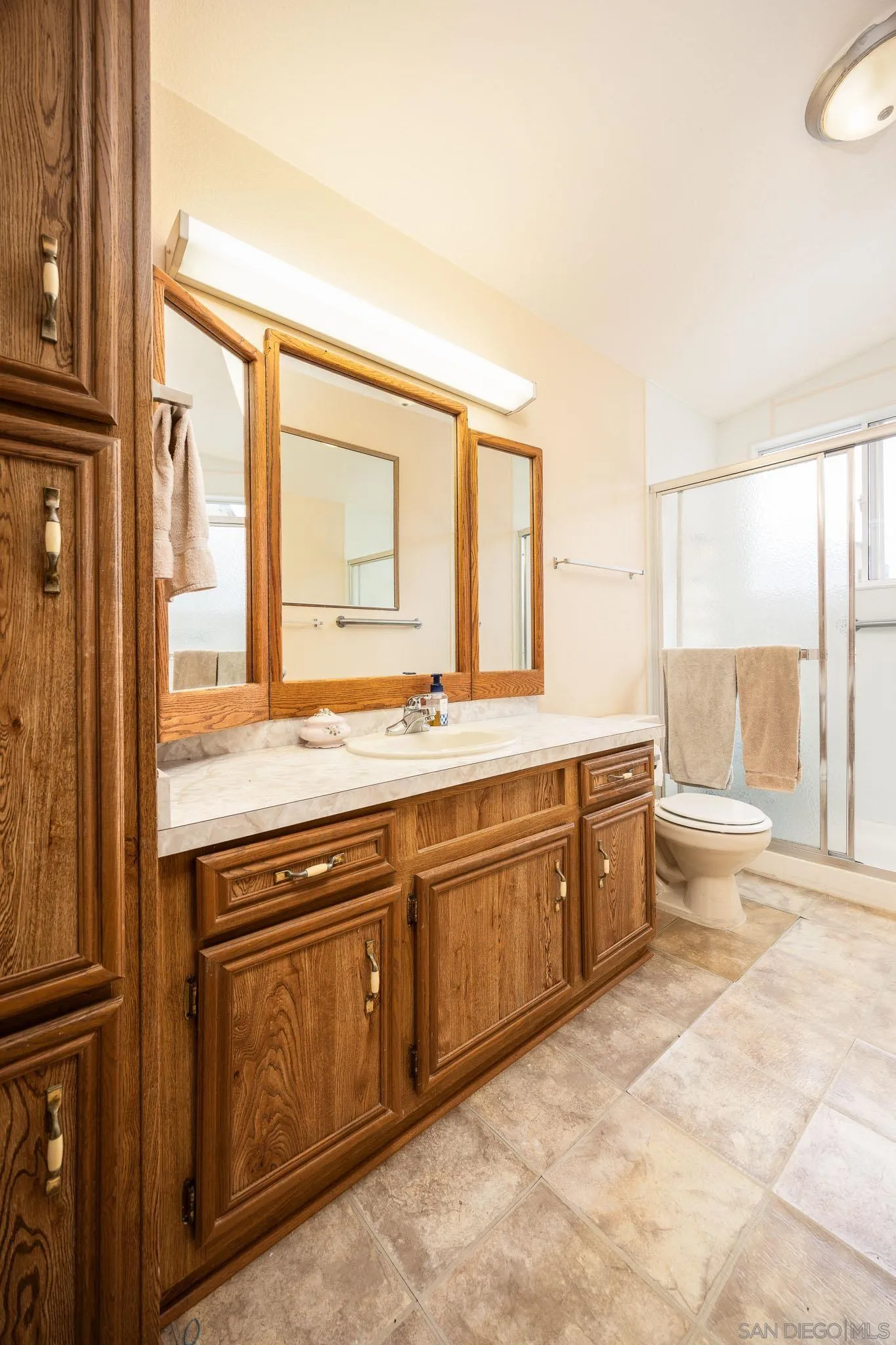 https://cdn.realtyfeed.com/cdn/127/250040625/5d62c57d863232970ae8863810e186b9.webp